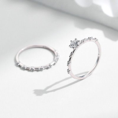 Round Cut VVS Moissanite S925 Silver Halo Engagement Ring Set