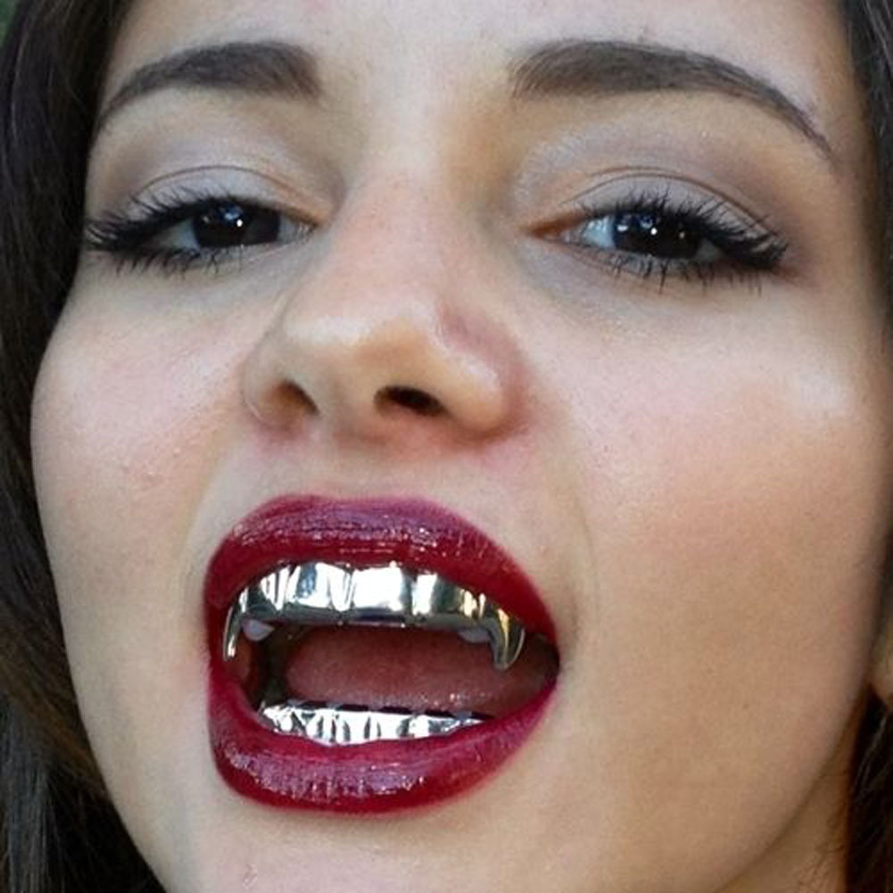 Pre-made Fang Grillz Set