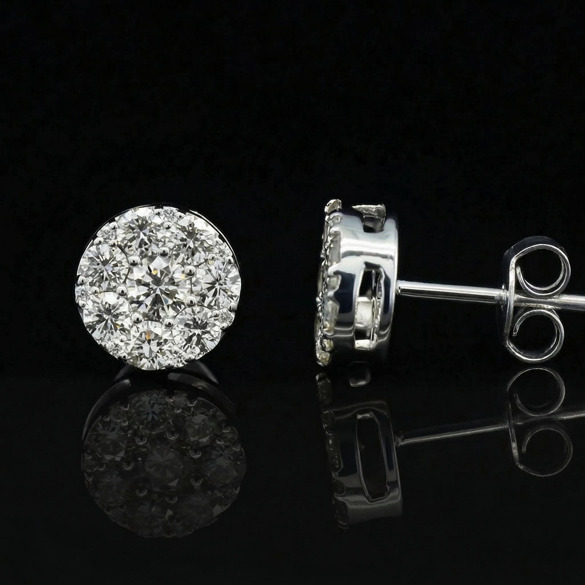925S & VVS Moissanite Round Cut Stud Earrings 925S & VVS Moissanite Round Cut Stud Earrings