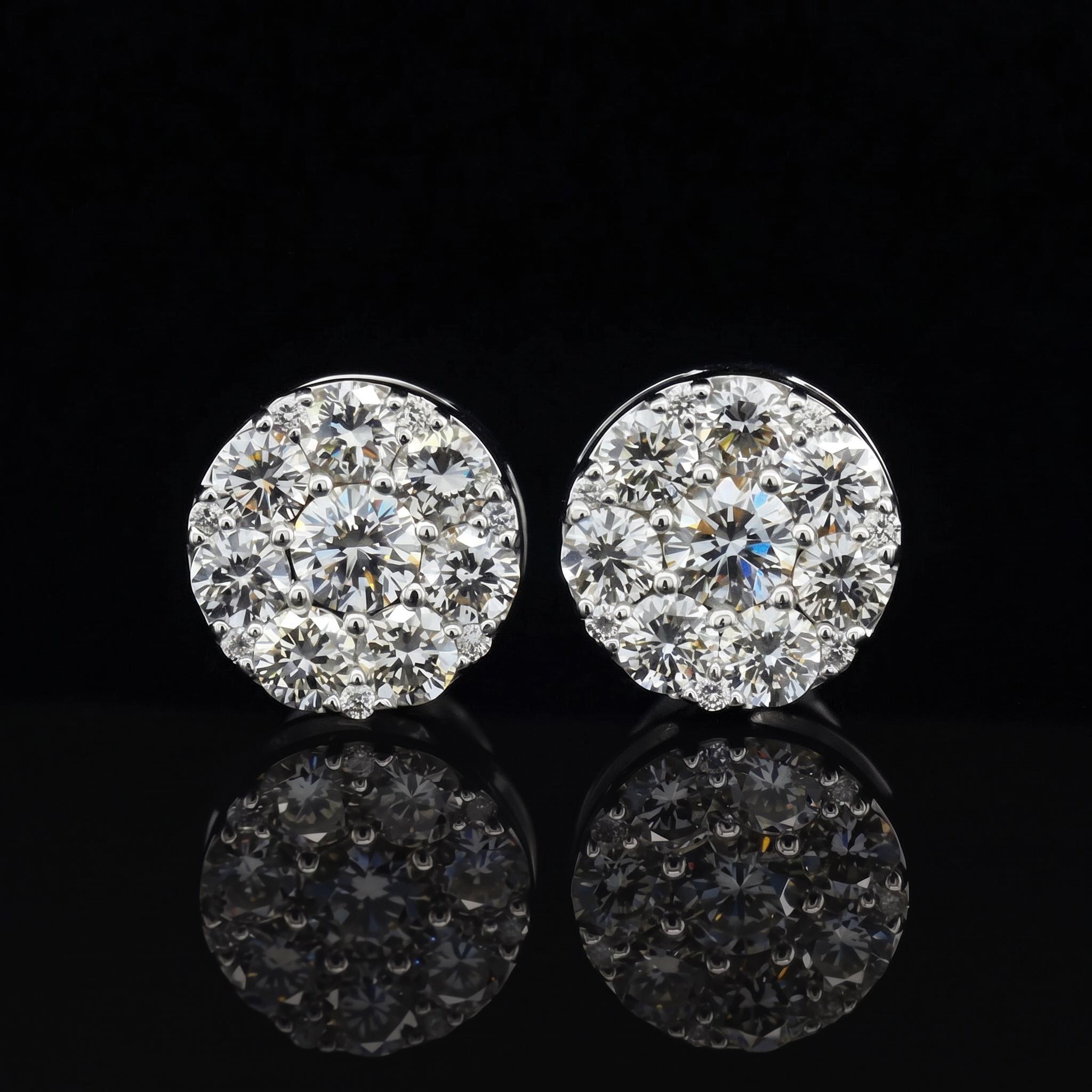 925 Silver & VVS1 Moissanite Round Cut Stud Earrings 925 Silver & VVS1 Moissanite Round Cut Stud Earrings