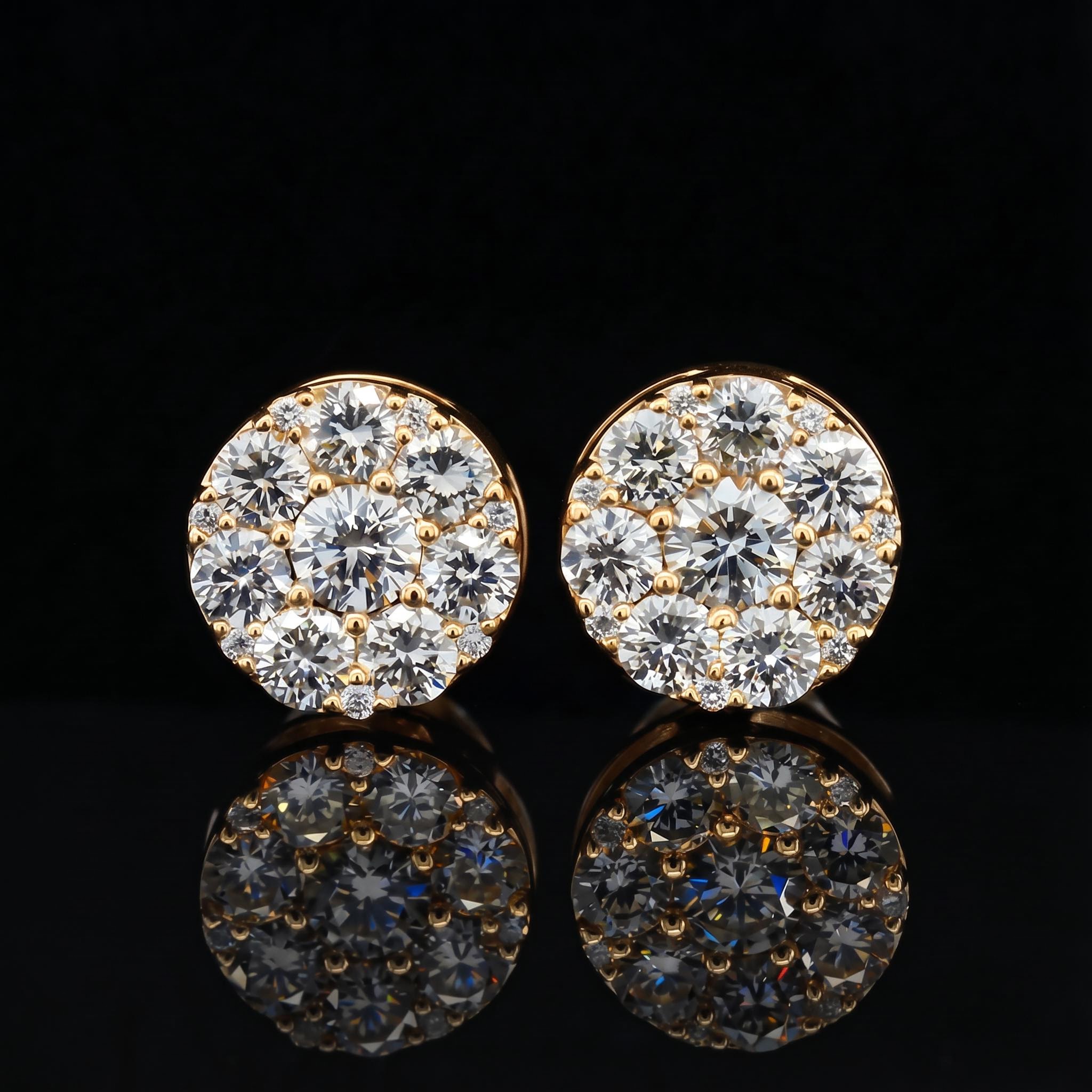 925 Silver & VVS1 Moissanite Round Cut Stud Earrings 925 Silver & VVS1 Moissanite Round Cut Stud Earrings