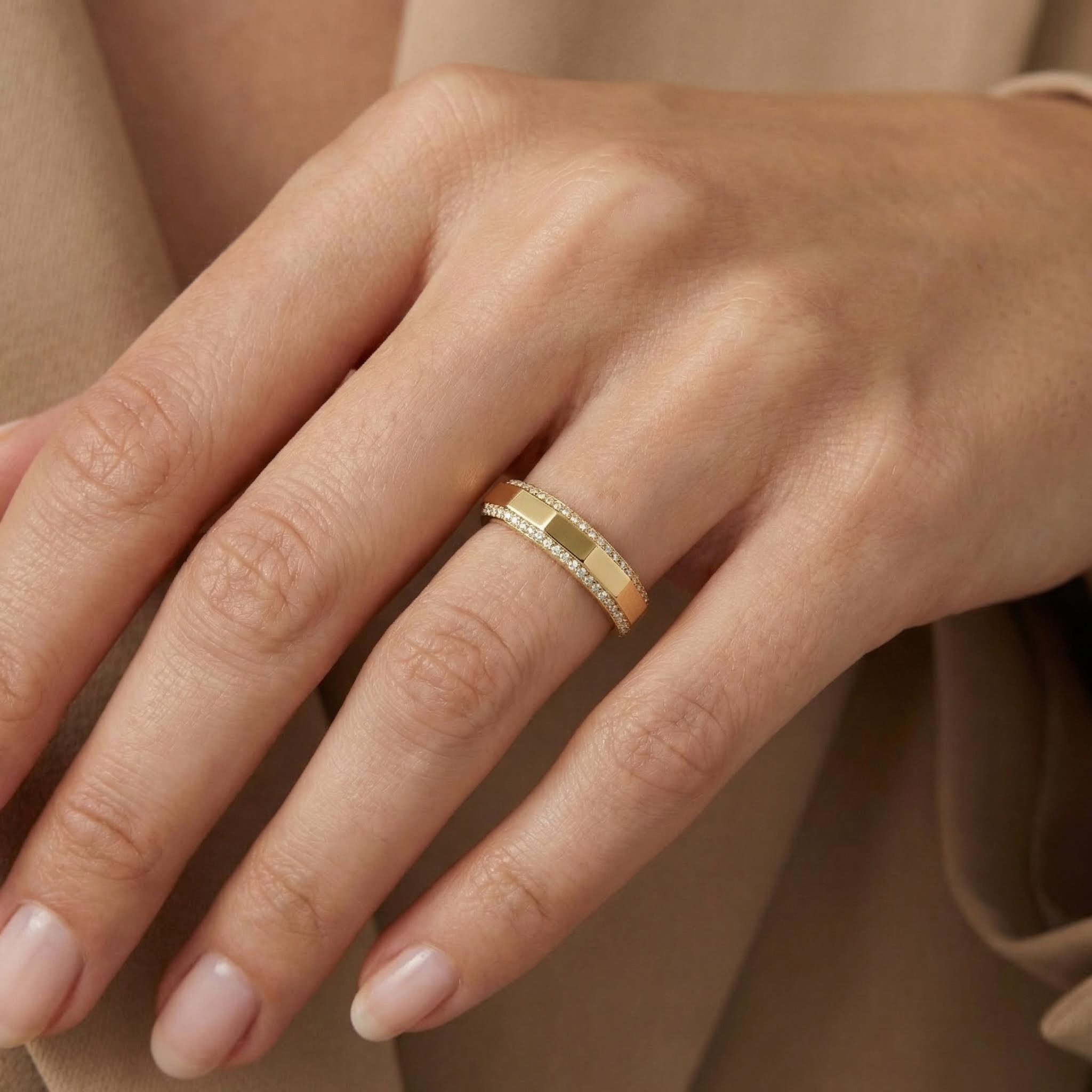 Bevelled Geo-Facetted VVS Moissanite S925 Silver Wedding Ring Bevelled Geo-Facetted VVS Moissanite S925 Silver Wedding Ring