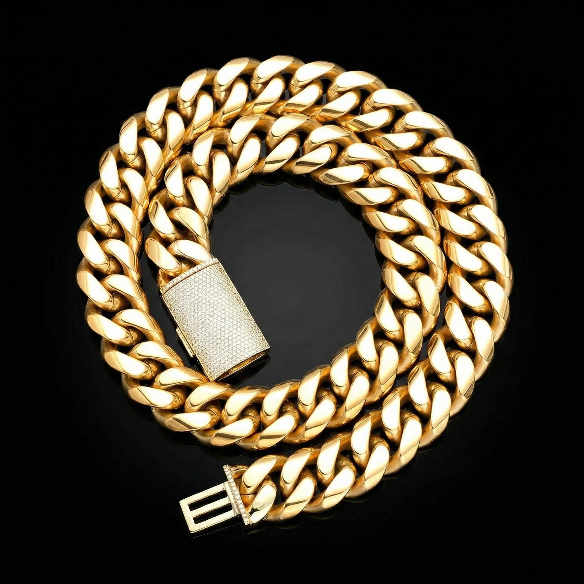 20mm/22mm Iced Clasp Cuban Chain in Gold 20mm/22mm Iced Clasp Cuban Chain in Gold