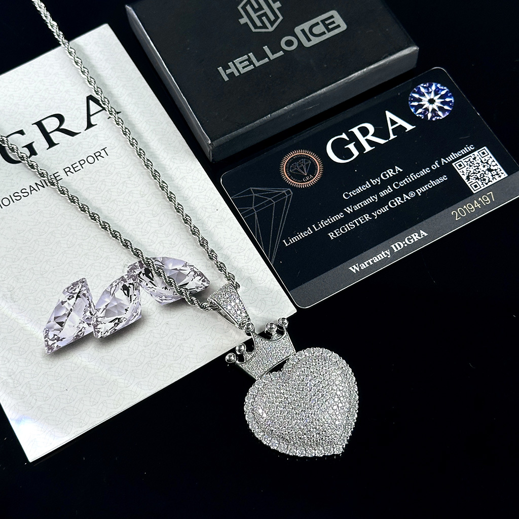 S925 & Moissanite Heart Crown Pendant S925 & Moissanite Heart Crown Pendant
