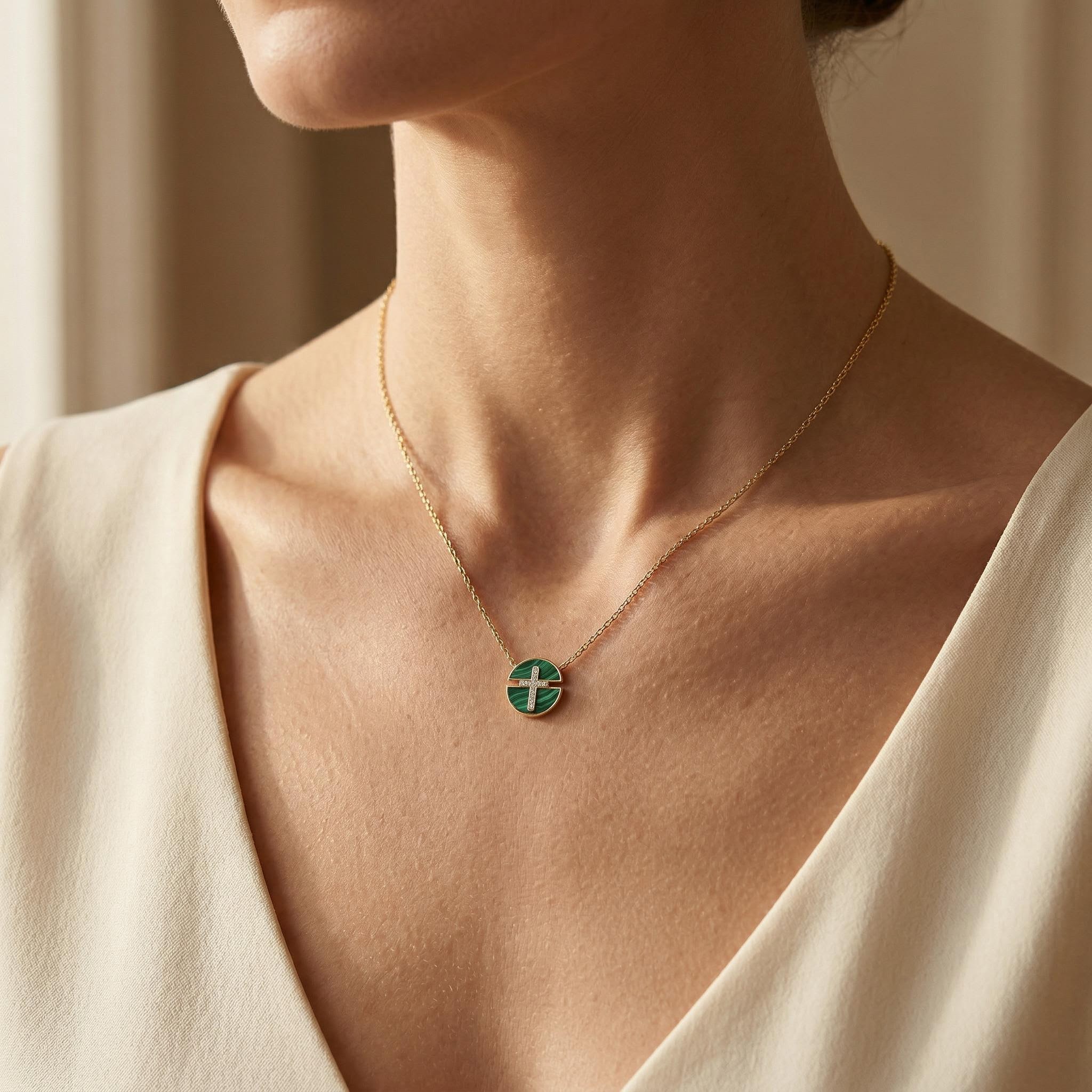 0.5 ct.tw Malachite Cross Round Cut S925 Silver Pendant Necklace 0.5 ct.tw Malachite Cross Round Cut S925 Silver Pendant Necklace