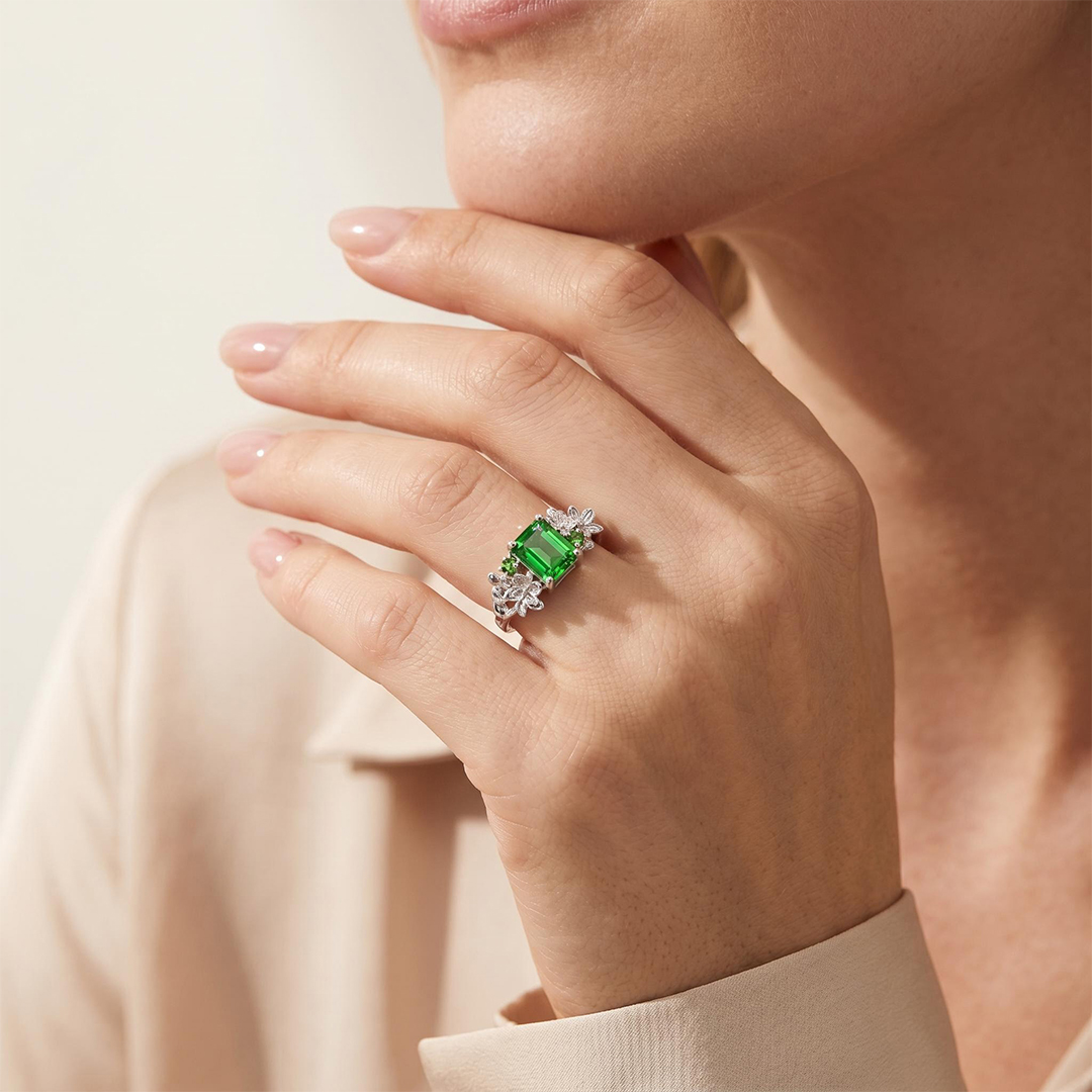 2.08ct. tw. Hydrangea & Cat Motif Green Emerald Cut S925 Silver Engagement Ring