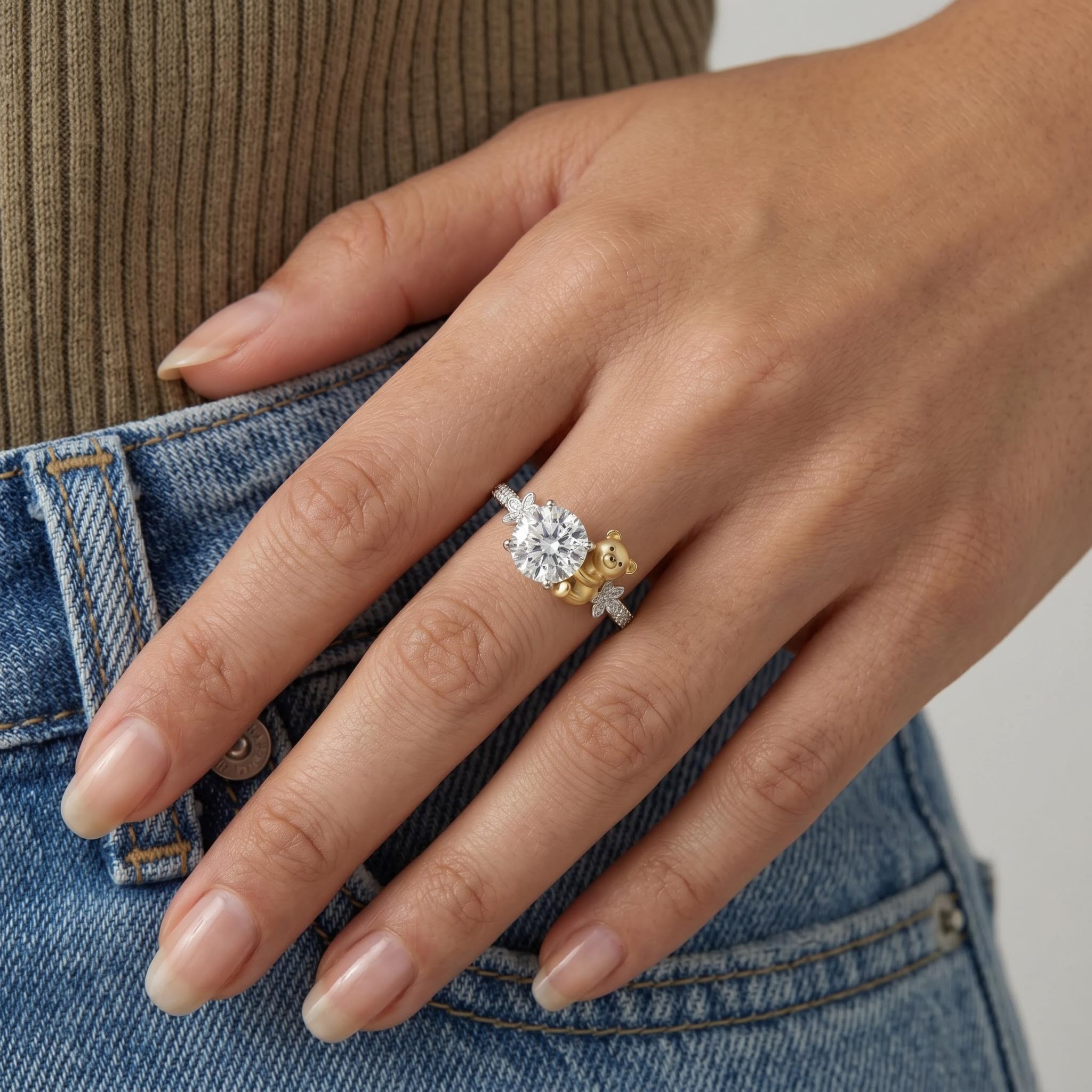 3.21 ct. tw. Bear Hug Round Diamond VVS Moissanite S925 Silver Engagement Ring 3.21 ct. tw. Bear Hug Round Diamond VVS Moissanite S925 Silver Engagement Ring