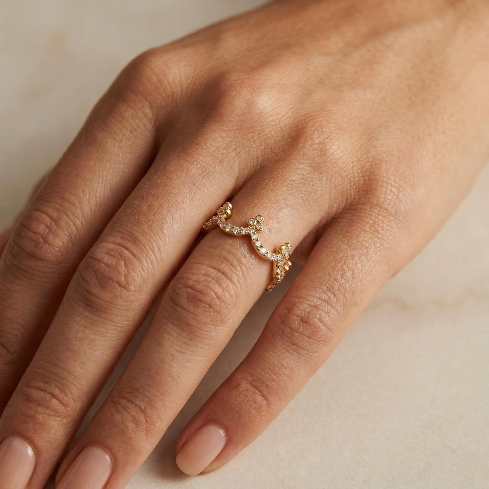 0.8 ct.tw Diamond Crown Women's Ring