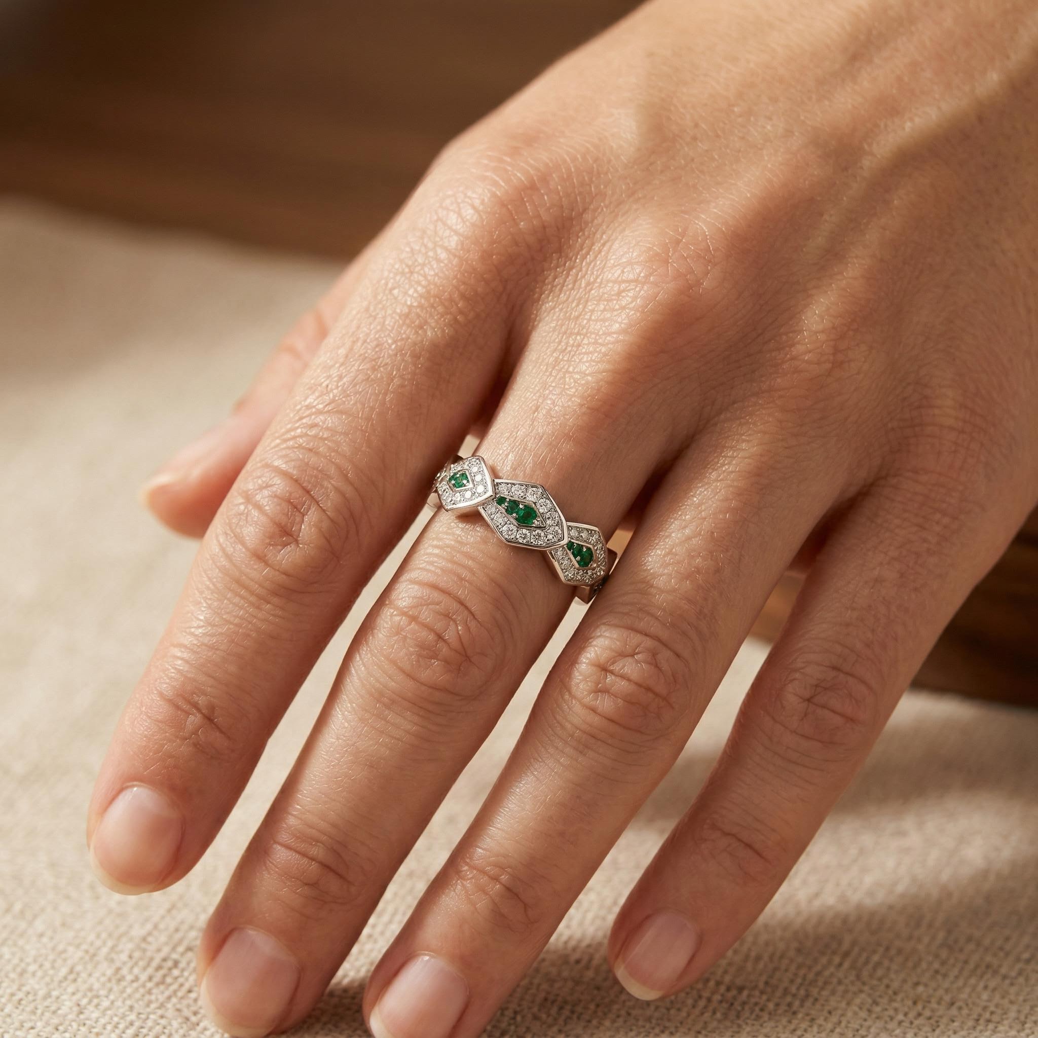 1.5 ct.tw Geometric Zigzag Green & White Round Cut S925 Silver Women's Band