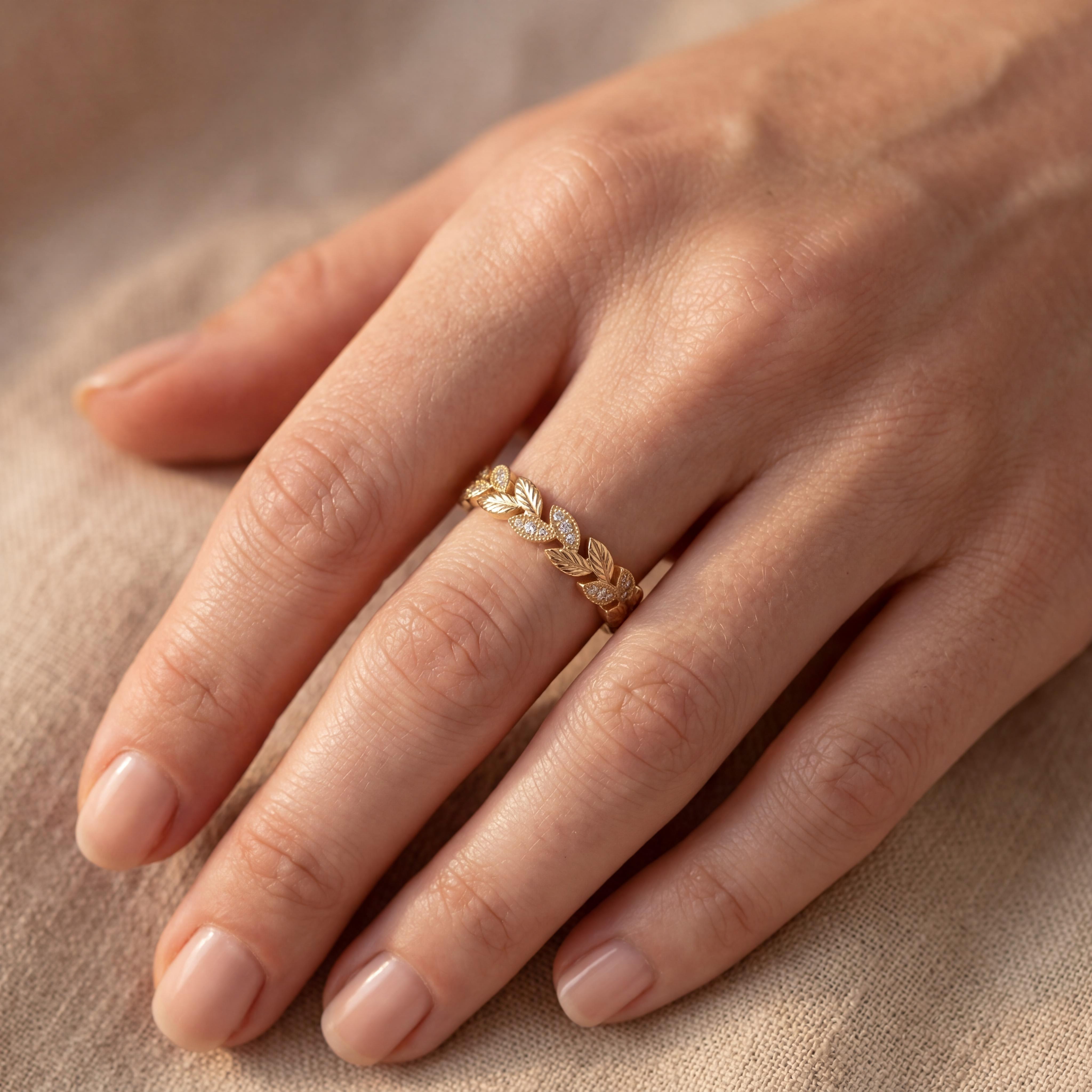 0.7 ct.tw Olive Branch Round Cut S925 Silver Wedding Band