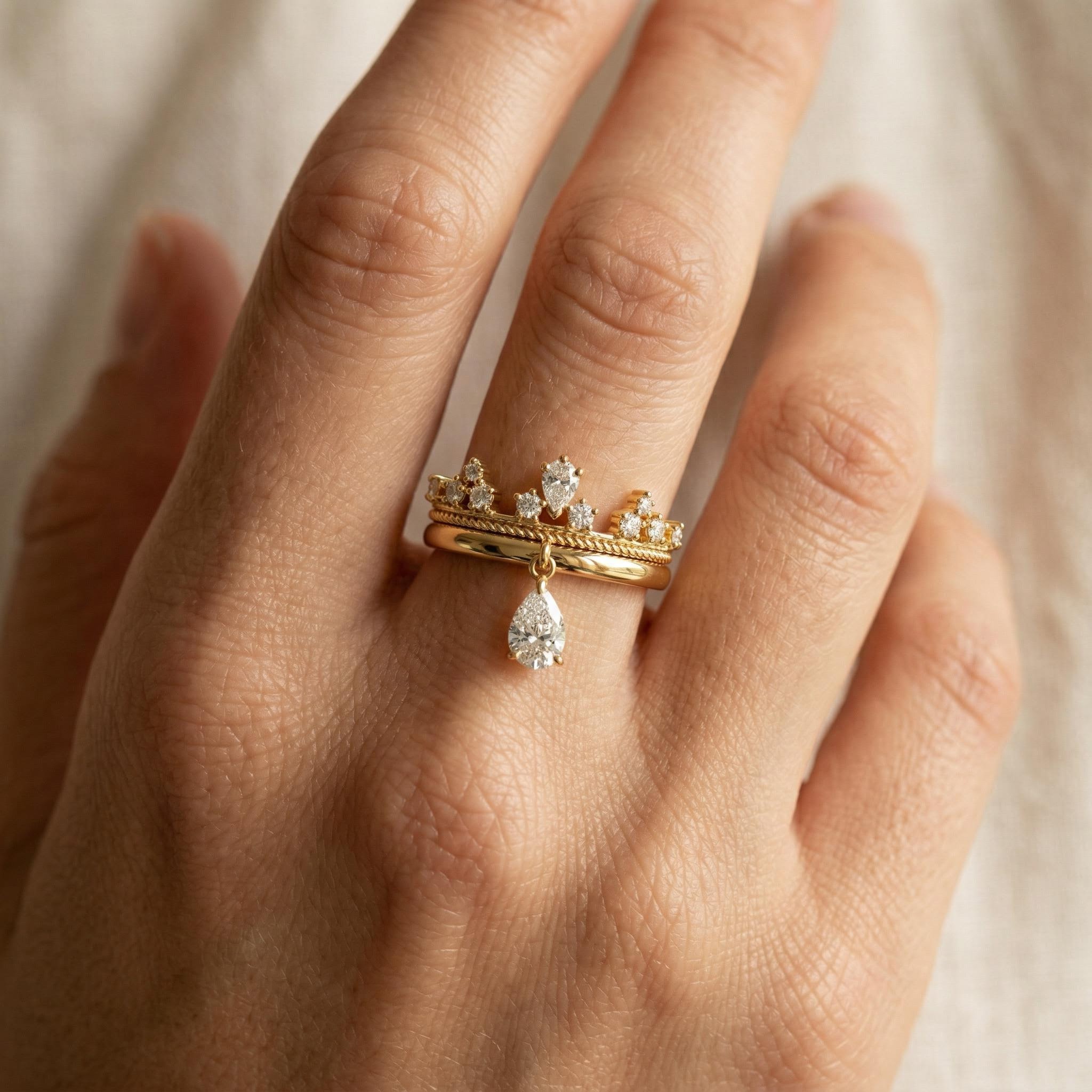 1.8 ct.tw Crown Design with Pear Cut Charm S925 Silver Wedding Band