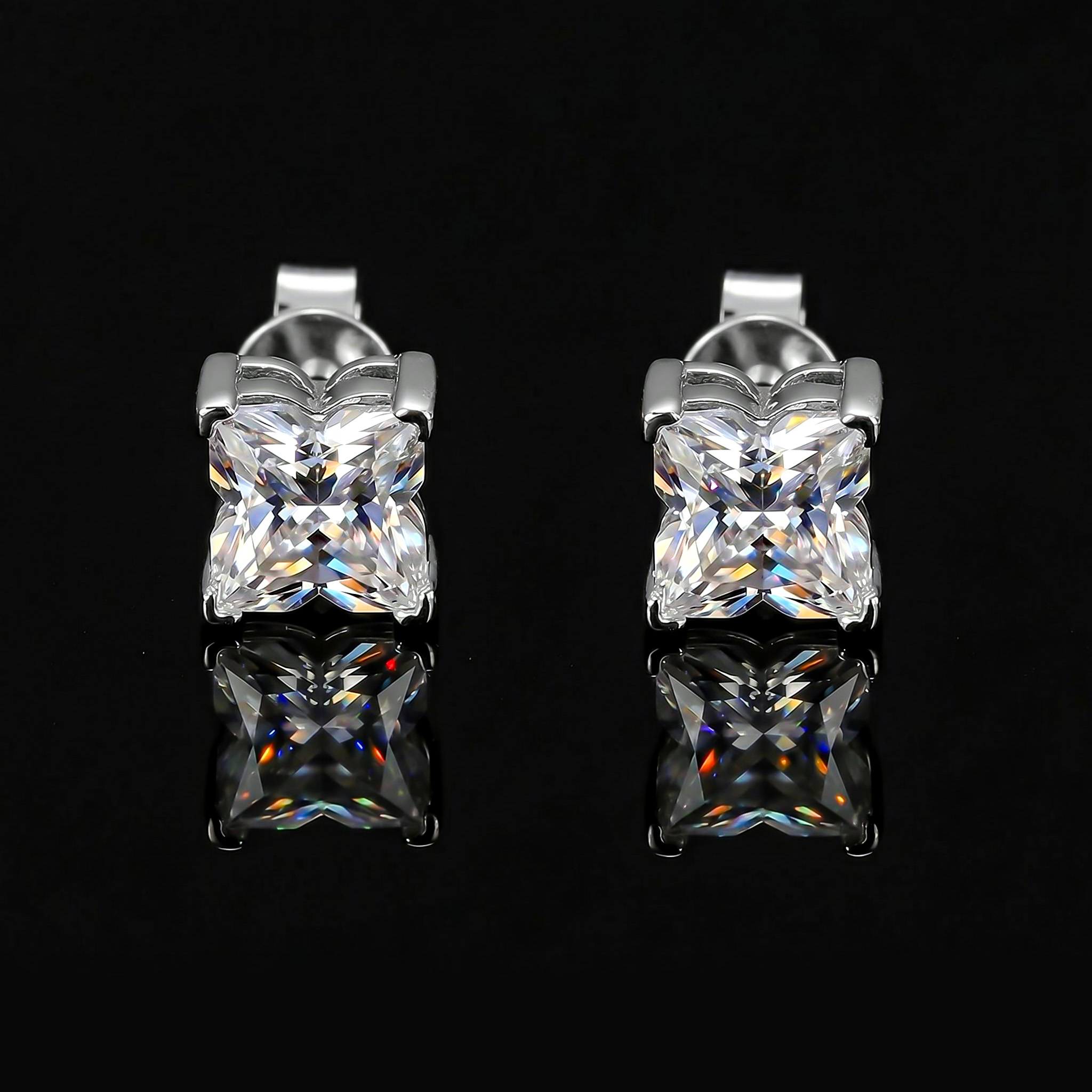 925 Silver & VVS1 Moissanite Princess-Cut Four-Leaf Clover Earrings 925 Silver & VVS1 Moissanite Princess-Cut Four-Leaf Clover Earrings