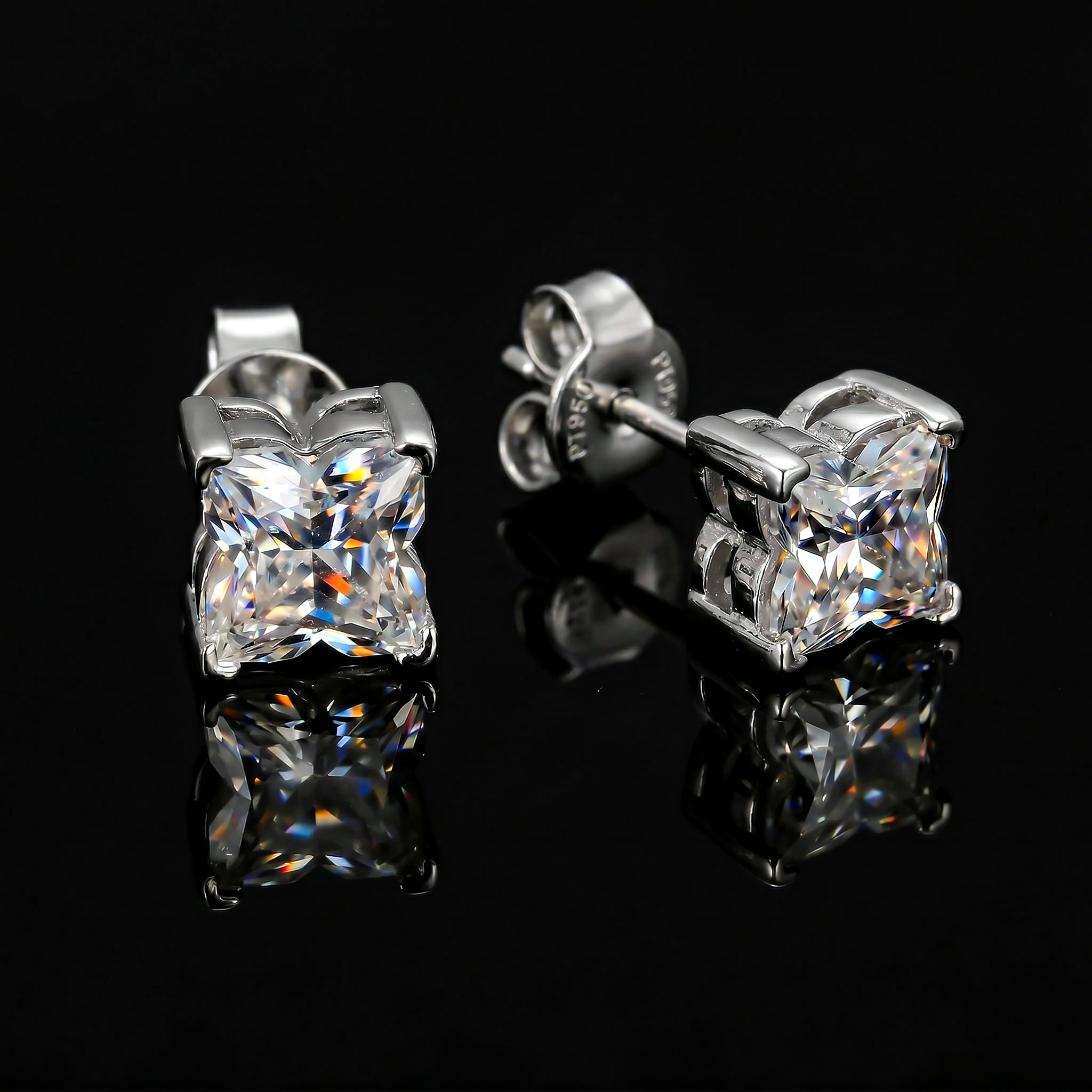 925 Silver & VVS1 Moissanite Princess-Cut Four-Leaf Clover Earrings 925 Silver & VVS1 Moissanite Princess-Cut Four-Leaf Clover Earrings