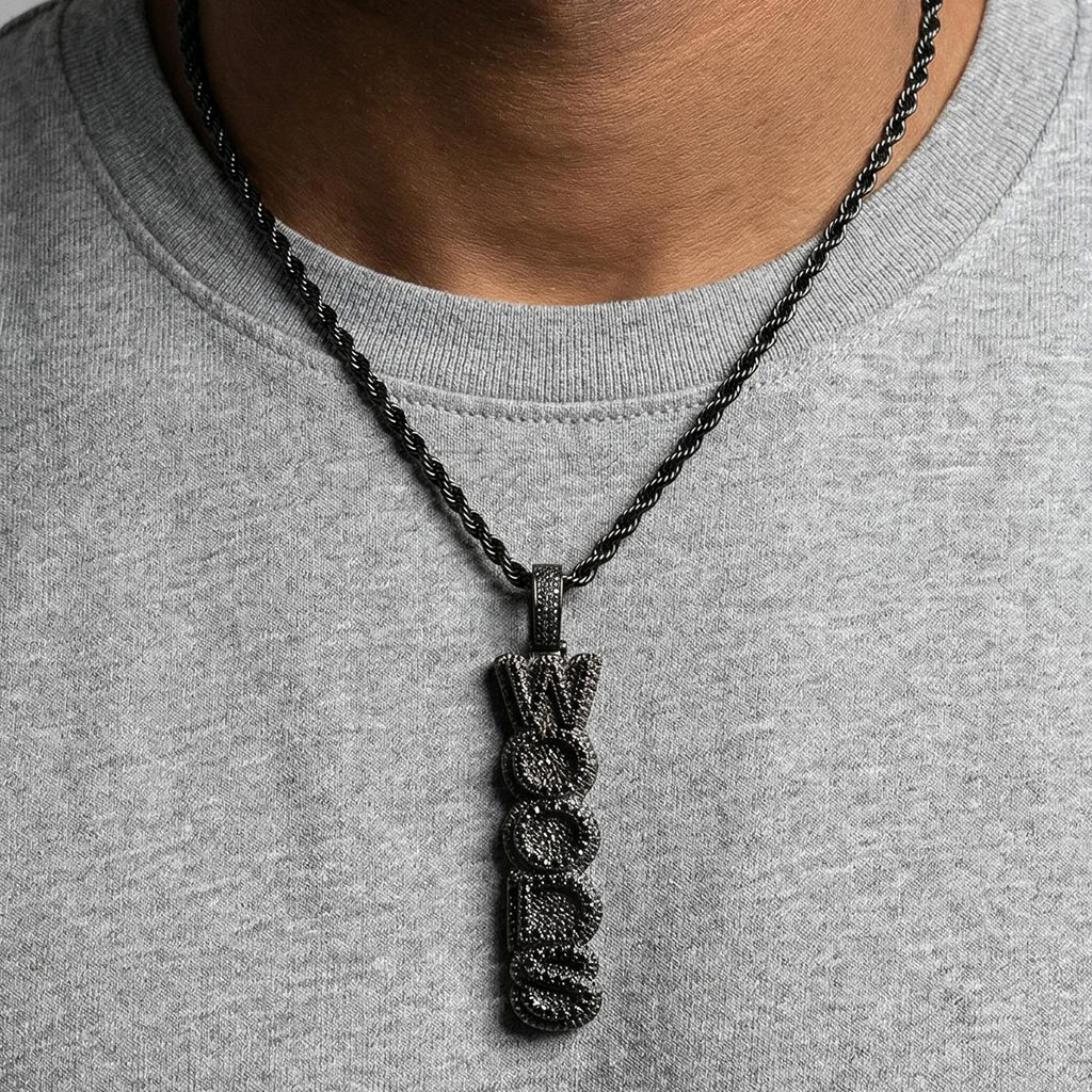 925S & VVS Moissanite Black Custom Vertical Letter Pendant 925S & VVS Moissanite Black Custom Vertical Letter Pendant