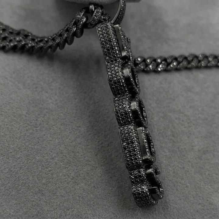 925S & VVS Moissanite Black Custom Vertical Letter Pendant