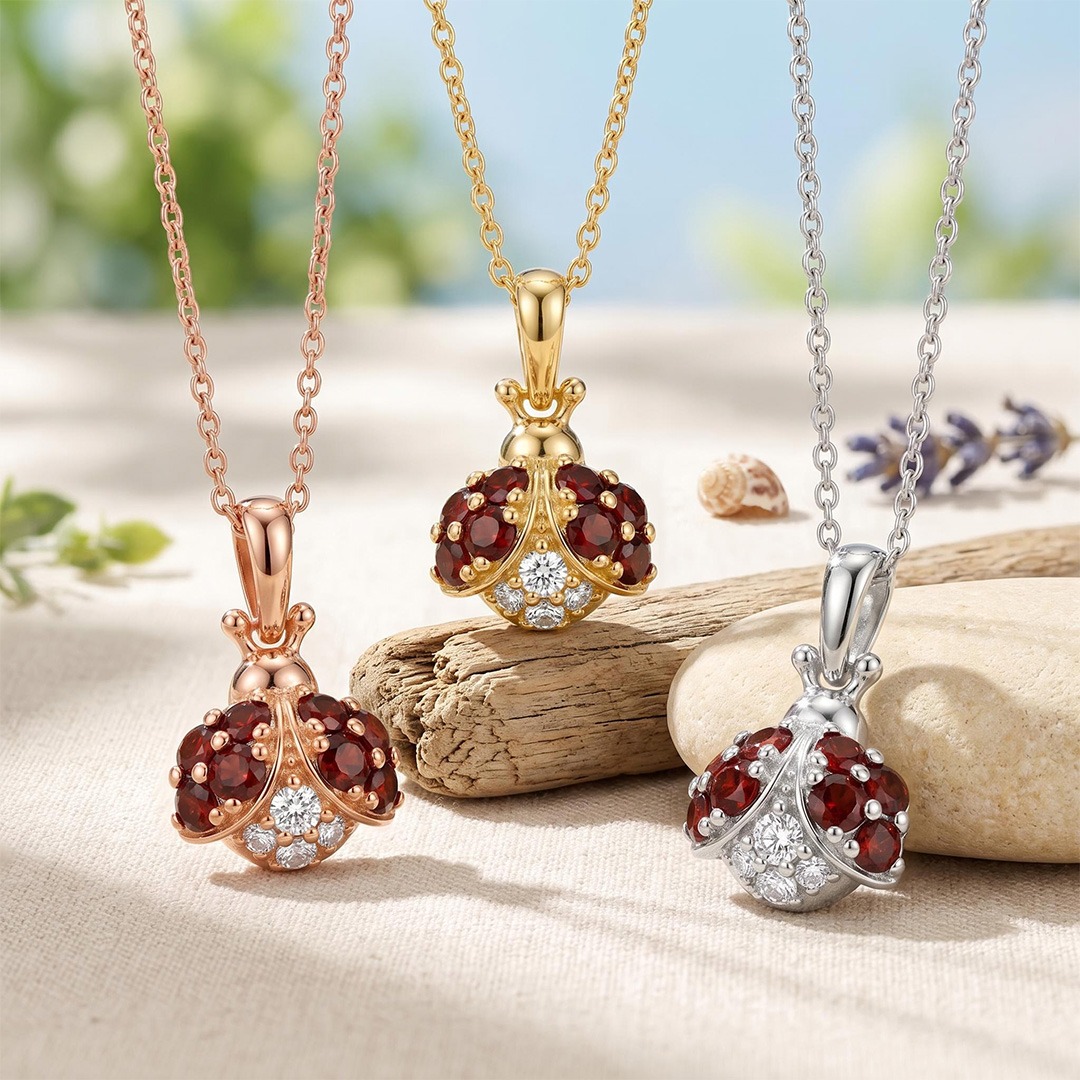 0.7 ct.tw. Ladybug-shaped Garnet Round Cut Pendant Necklace