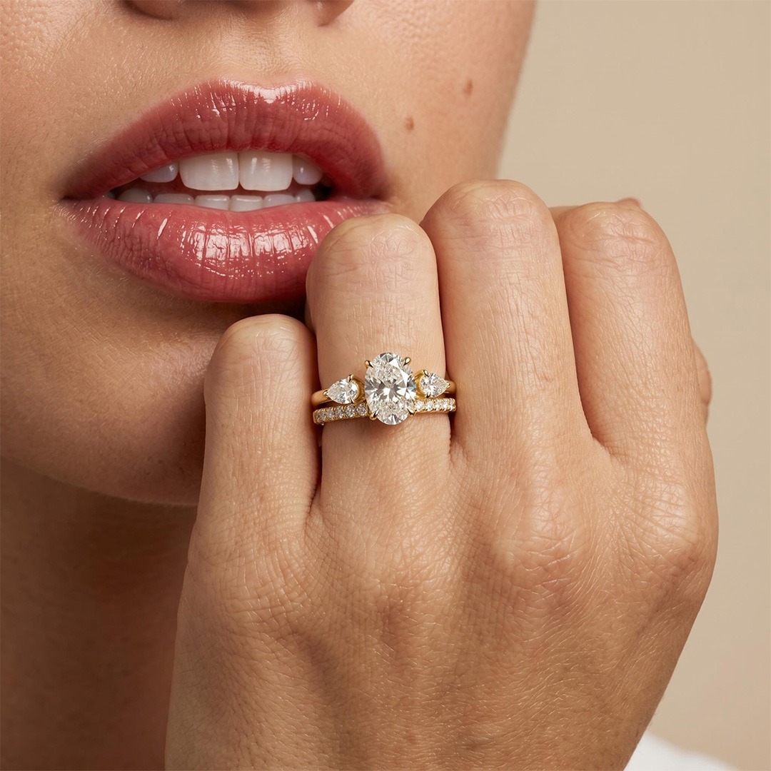 2.57 ct.tw. Stackable Oval Cut Wedding Ring Set -2Pcs 2.57 ct.tw. Stackable Oval Cut Wedding Ring Set -2Pcs