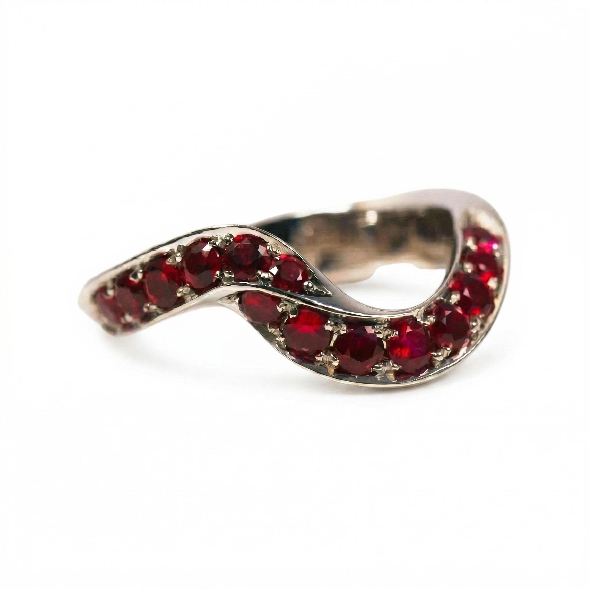 0.8 ct.tw. Channel Set Garnet Round Cut S925 Silver Band