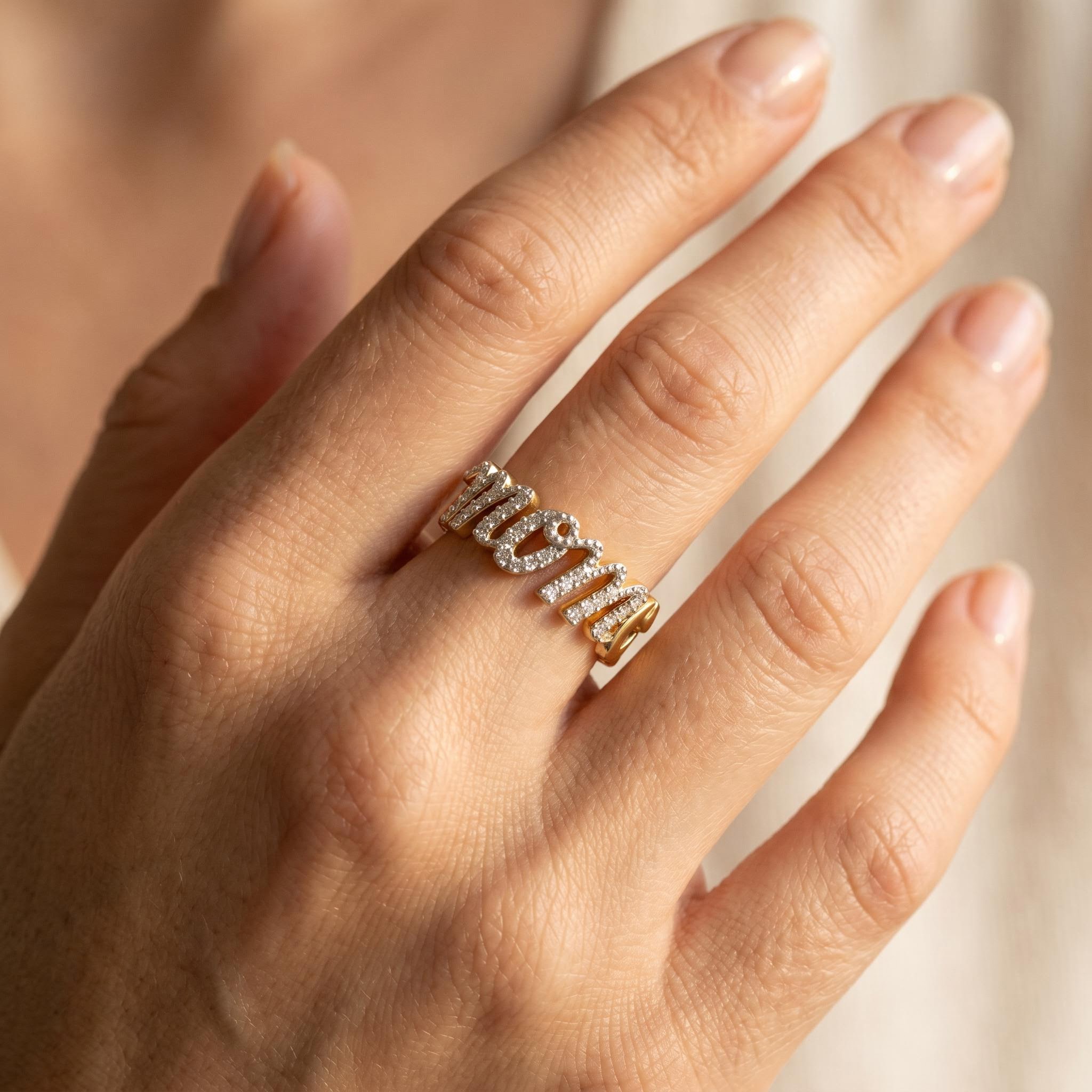 0.7 ct.tw. Mom Letters Round Cut VVS Moissanite S925 Silver Band