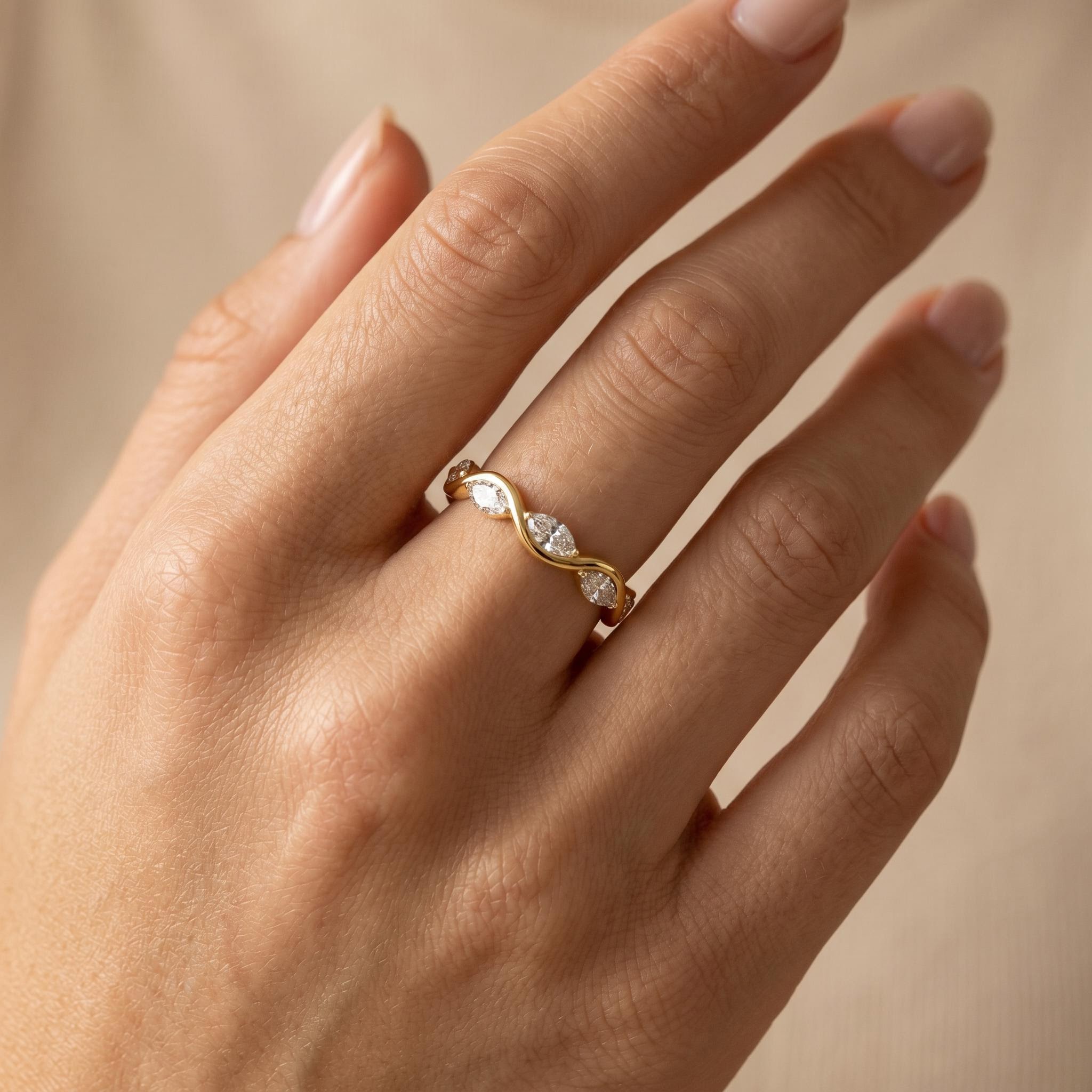 1.0 ct.tw. Wavy Alternating Marquise Cut Women's Band