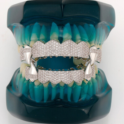 Iced Out Vampire Fangs Grillz Set