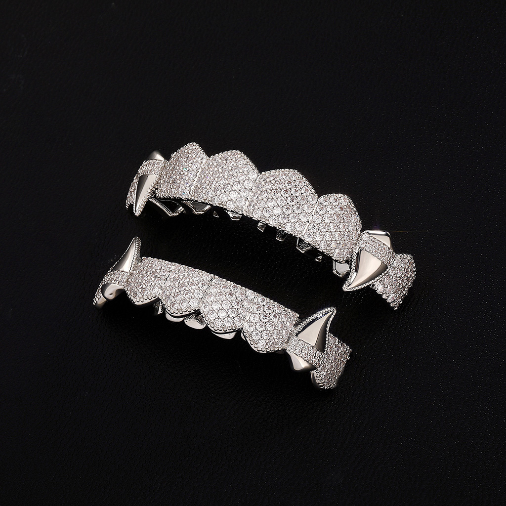 Iced Out Vampire Fangs Grillz Set
