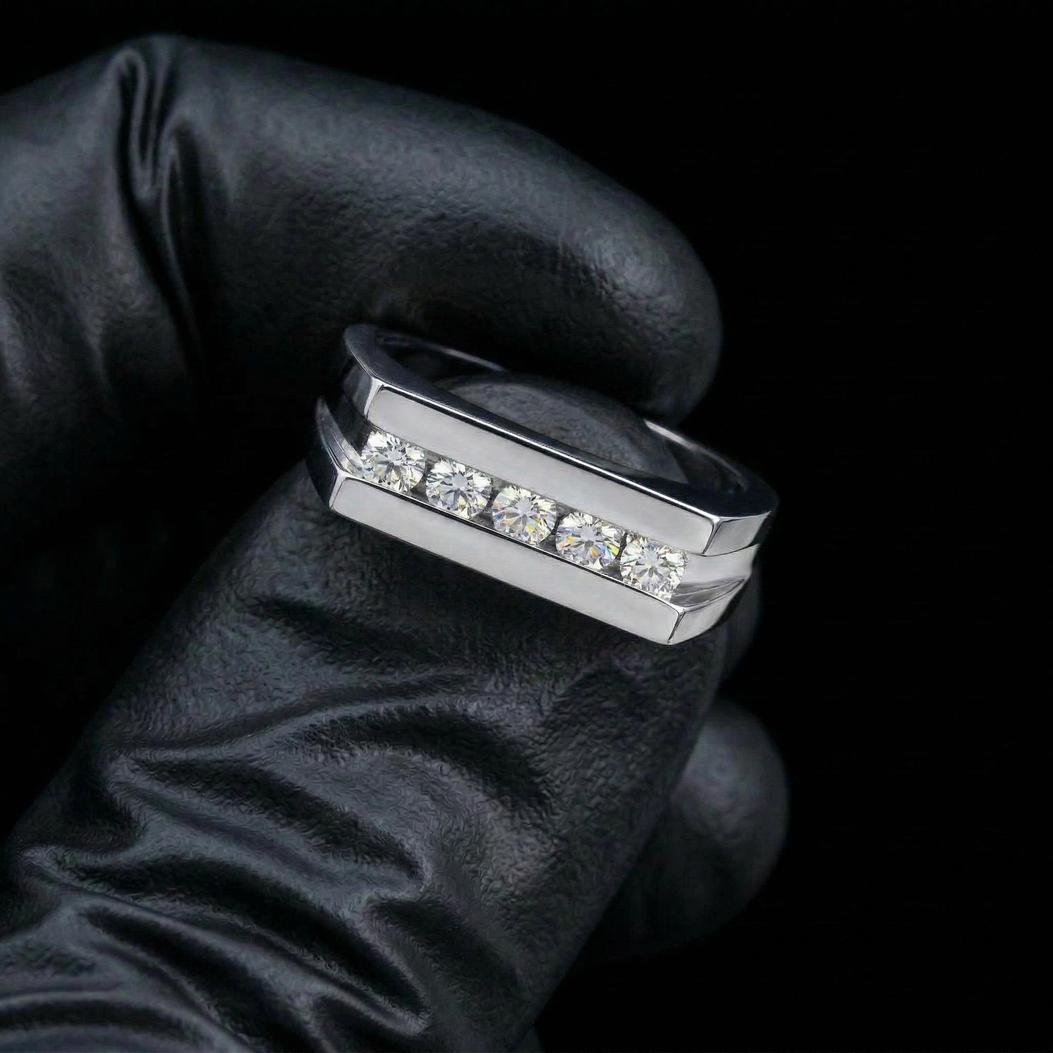 925S & VVS Moissanite Round Cut Diamond Men's Engagement Ring 925S & VVS Moissanite Round Cut Diamond Men's Engagement Ring