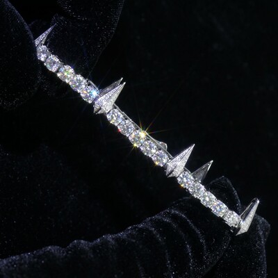 925 Silver & VVS1 Moissanite Fight Tooth and Claw Tennis Bracelet