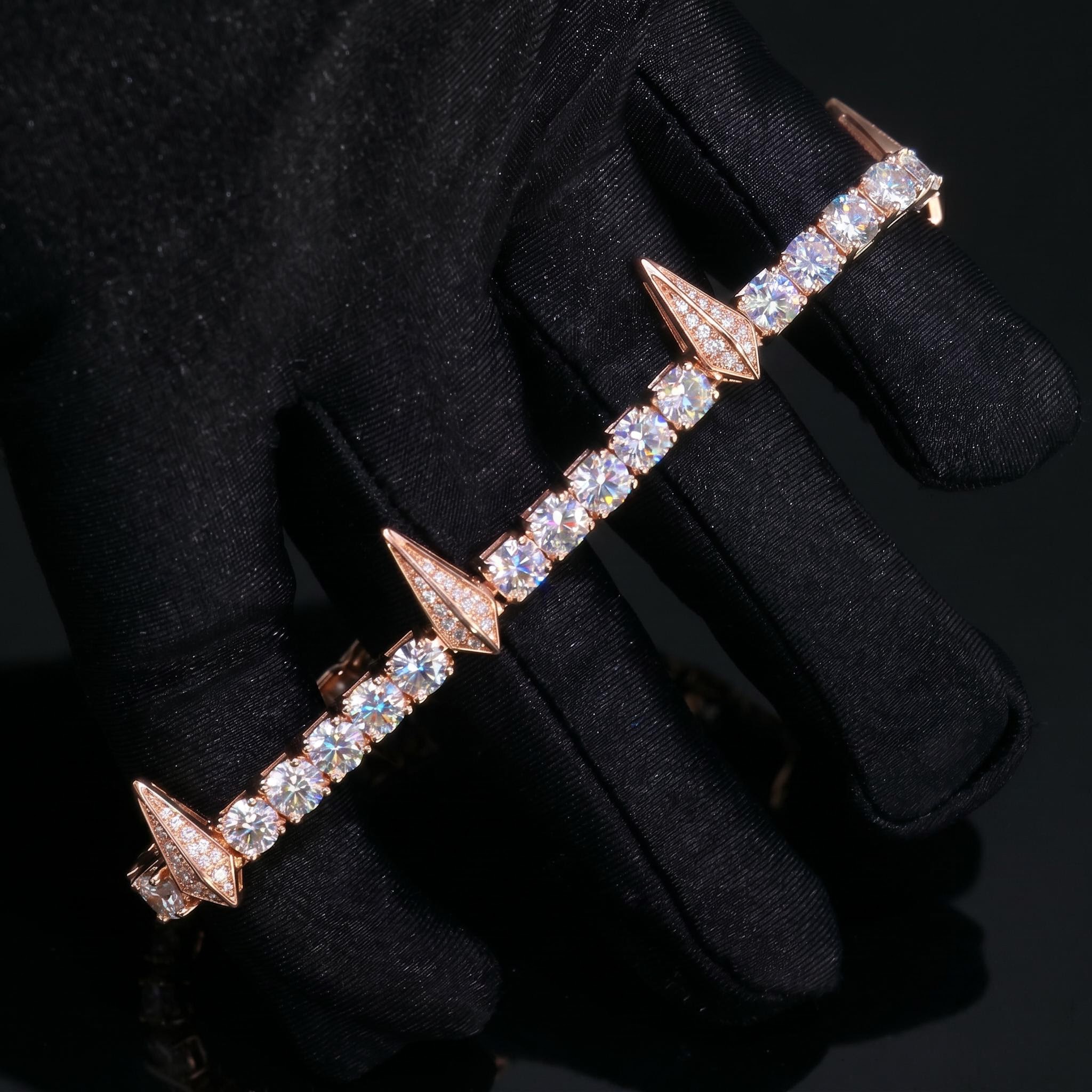 925 Silver & VVS1 Moissanite Fight Tooth and Claw Tennis Bracelet 925 Silver & VVS1 Moissanite Fight Tooth and Claw Tennis Bracelet