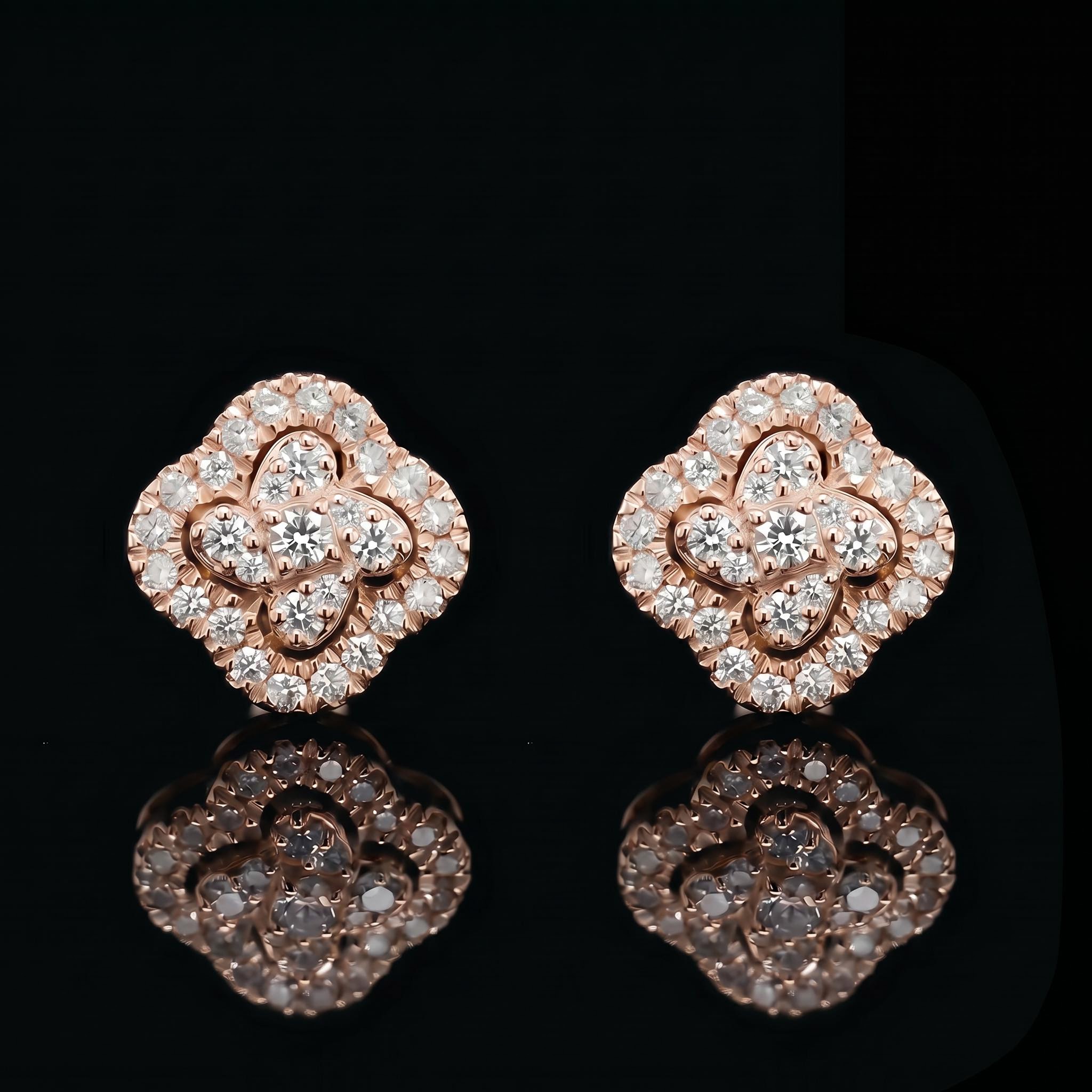 925 Silver & VVS1 Moissanite Four-leaf Clover Stud Earrings 925 Silver & VVS1 Moissanite Four-leaf Clover Stud Earrings