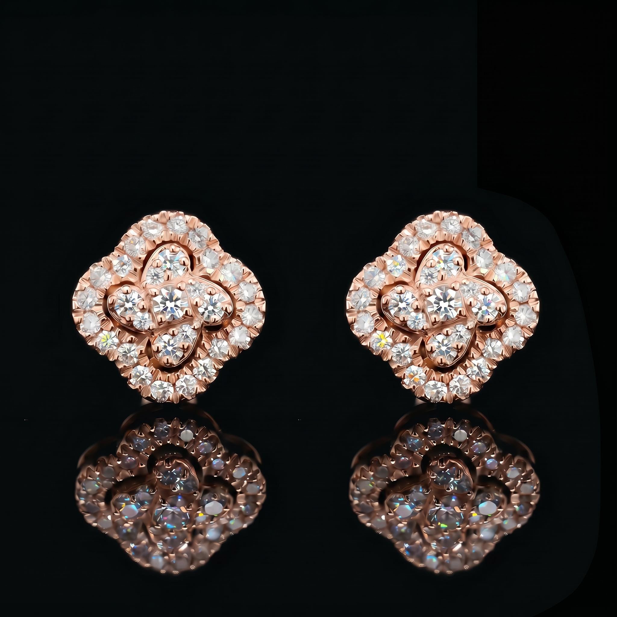 925 Silver & VVS1 Moissanite Four-leaf Clover Stud Earrings 925 Silver & VVS1 Moissanite Four-leaf Clover Stud Earrings