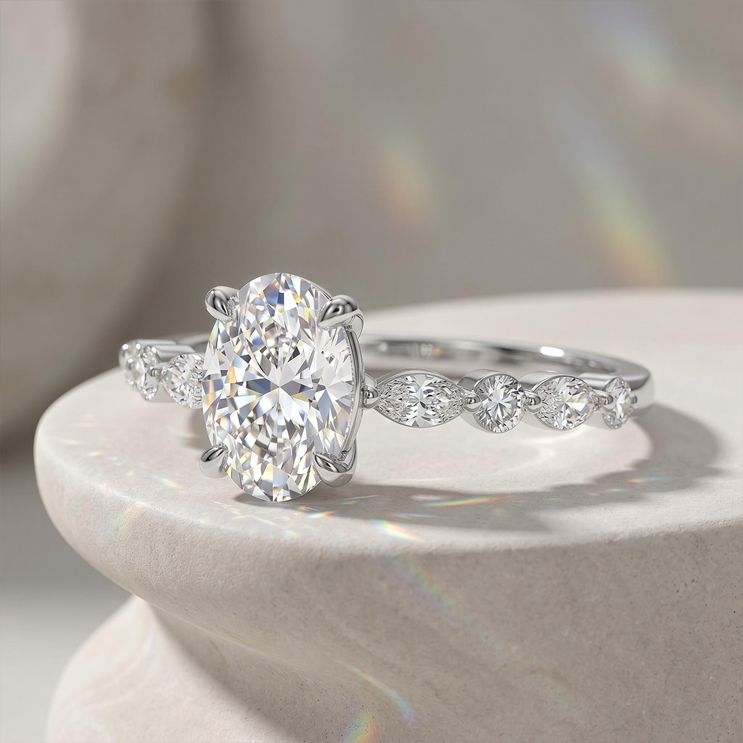 1.0Ct/1.5Ct Oval-Cut Lab Grown Diamond Delicate Side Marquise Cut Engagement Ring
