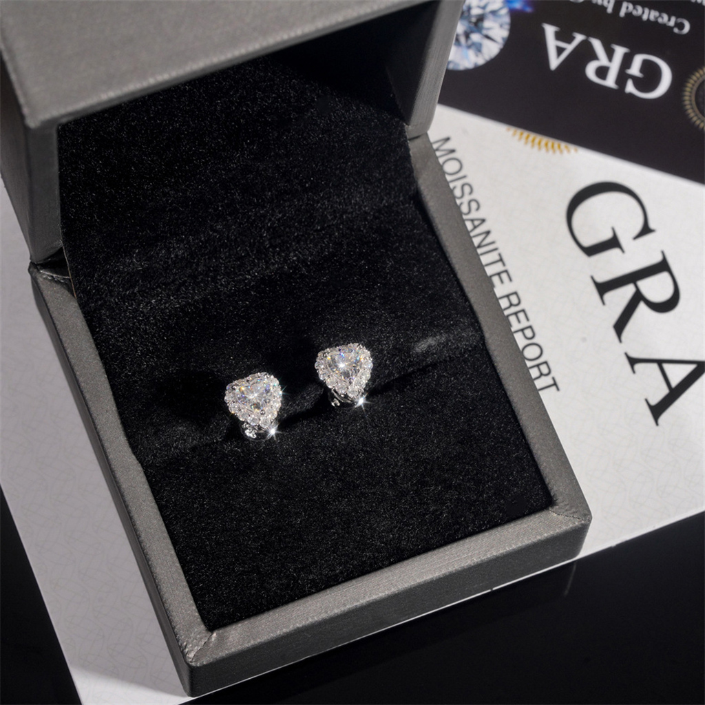 925 Silver & VVS1 Moissanite Heart Halo Stud Earrings 925 Silver & VVS1 Moissanite Heart Halo Stud Earrings
