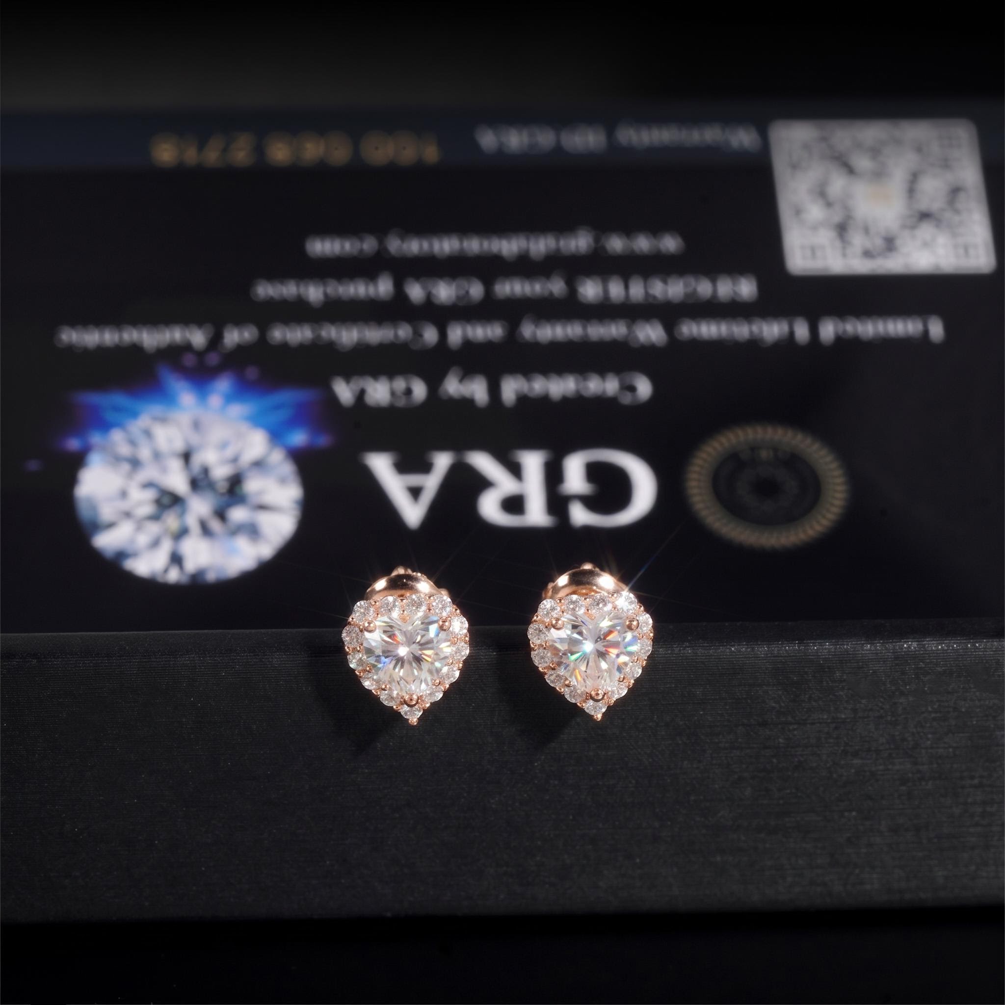 925 Silver & VVS1 Moissanite Heart Halo Stud Earrings 925 Silver & VVS1 Moissanite Heart Halo Stud Earrings