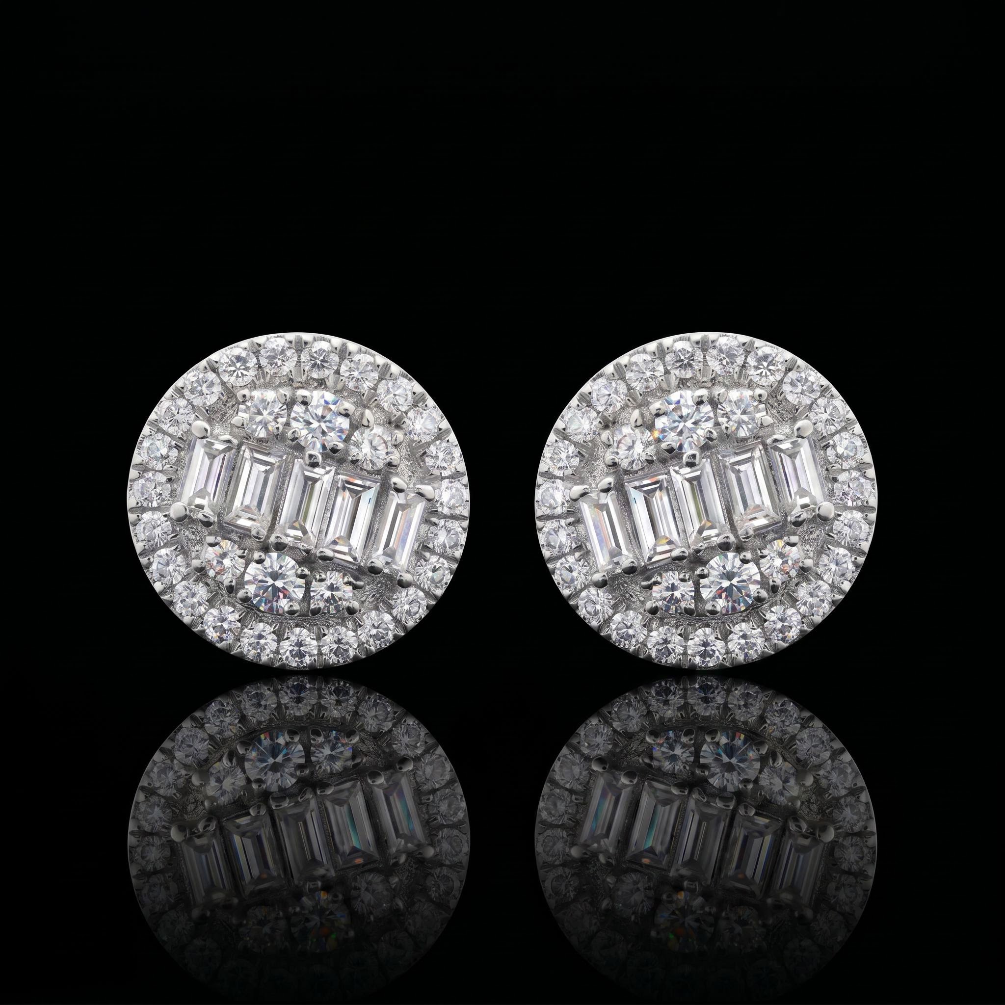 925 Silver & VVS1 Moissanite Baguette Halo Stud Earrings 925 Silver & VVS1 Moissanite Baguette Halo Stud Earrings