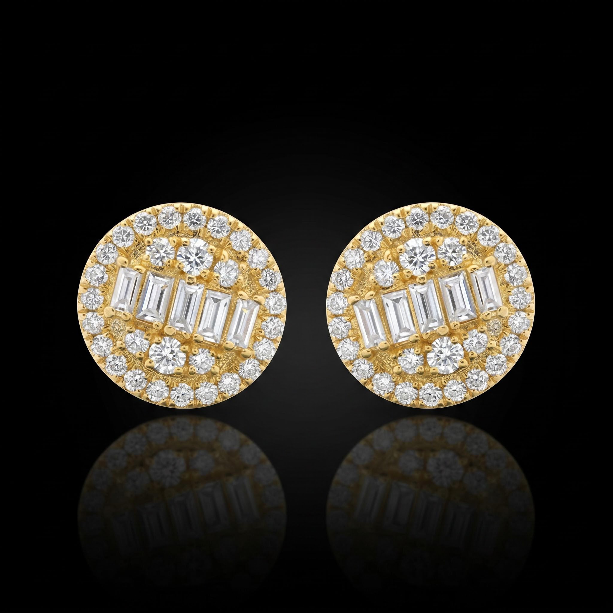 925 Silver & VVS1 Moissanite Baguette Halo Stud Earrings 925 Silver & VVS1 Moissanite Baguette Halo Stud Earrings