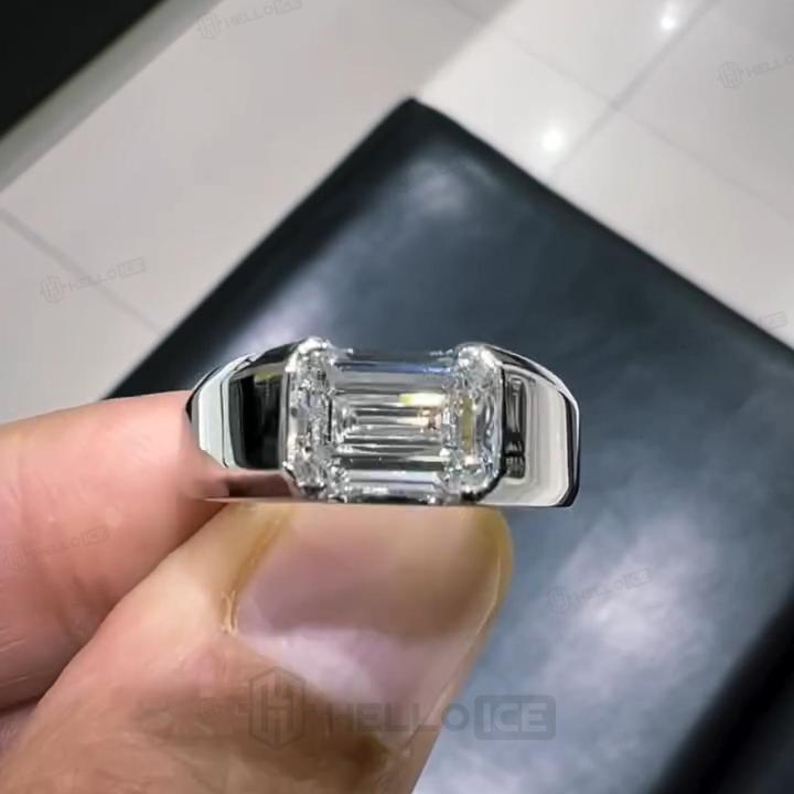 925 Silver & VVS1 Moissanite Emerald-cut Ring