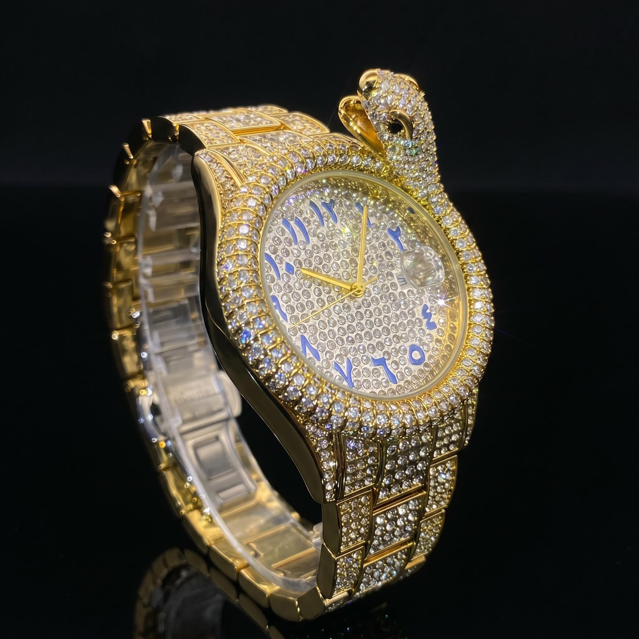 Iced Out Snake Dail Men's Watch in Gold Iced Out Snake Dail Men's Watch in Gold