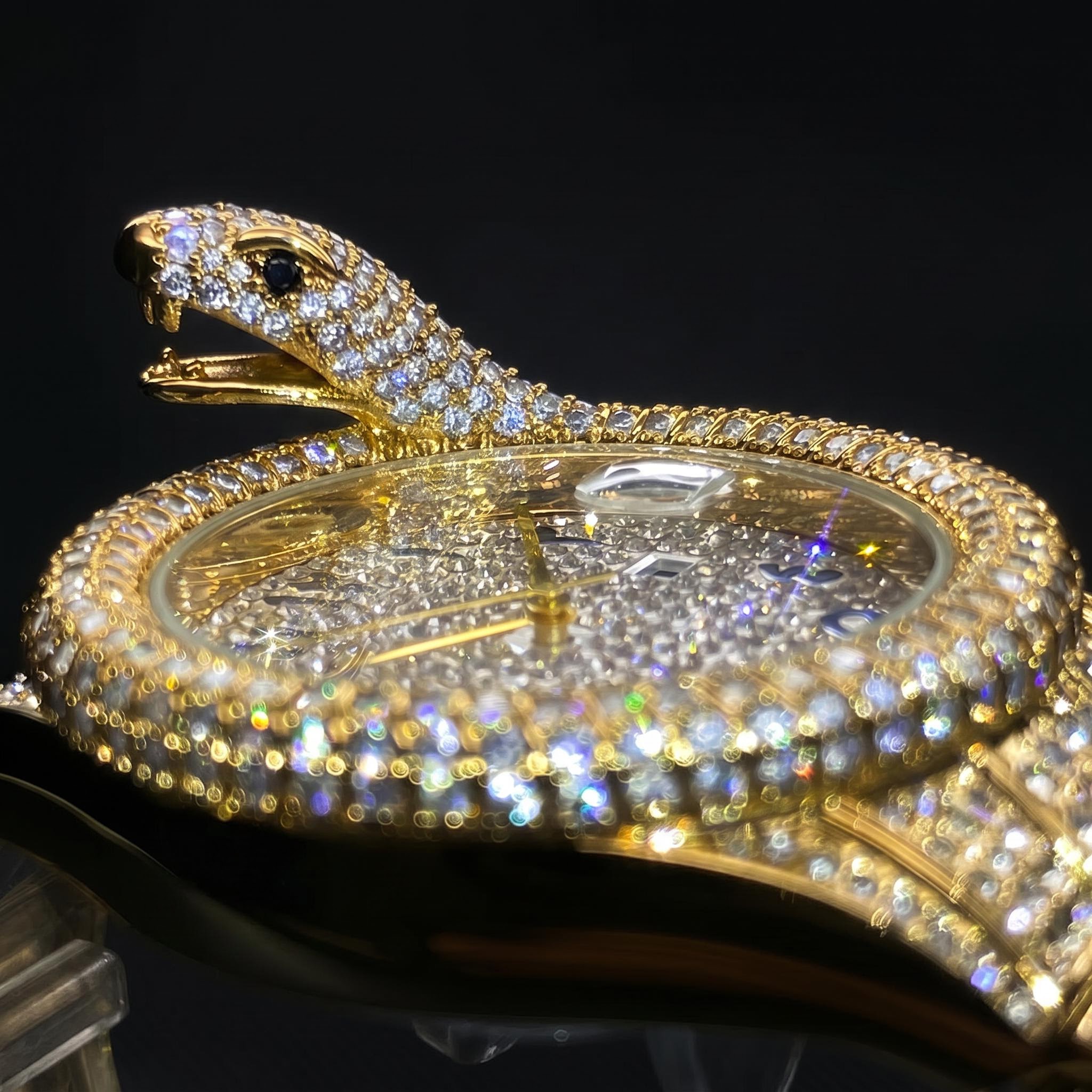 Iced Out Snake Dail Men's Watch in Gold Iced Out Snake Dail Men's Watch in Gold