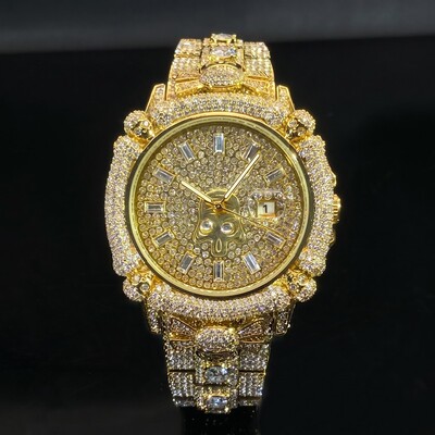 Iced Out Skull Dail Men's Watch in Gold