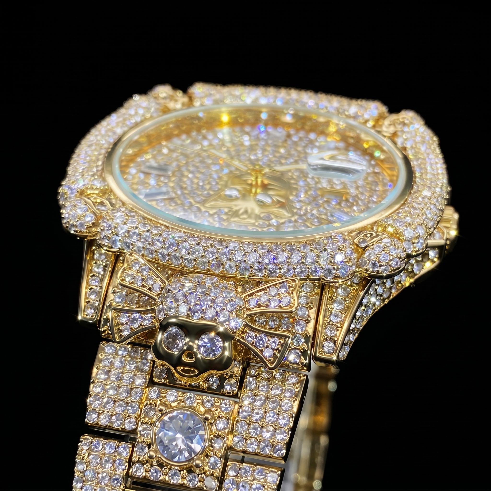 Iced Out Skull Dail Men's Watch in Gold Iced Out Skull Dail Men's Watch in Gold