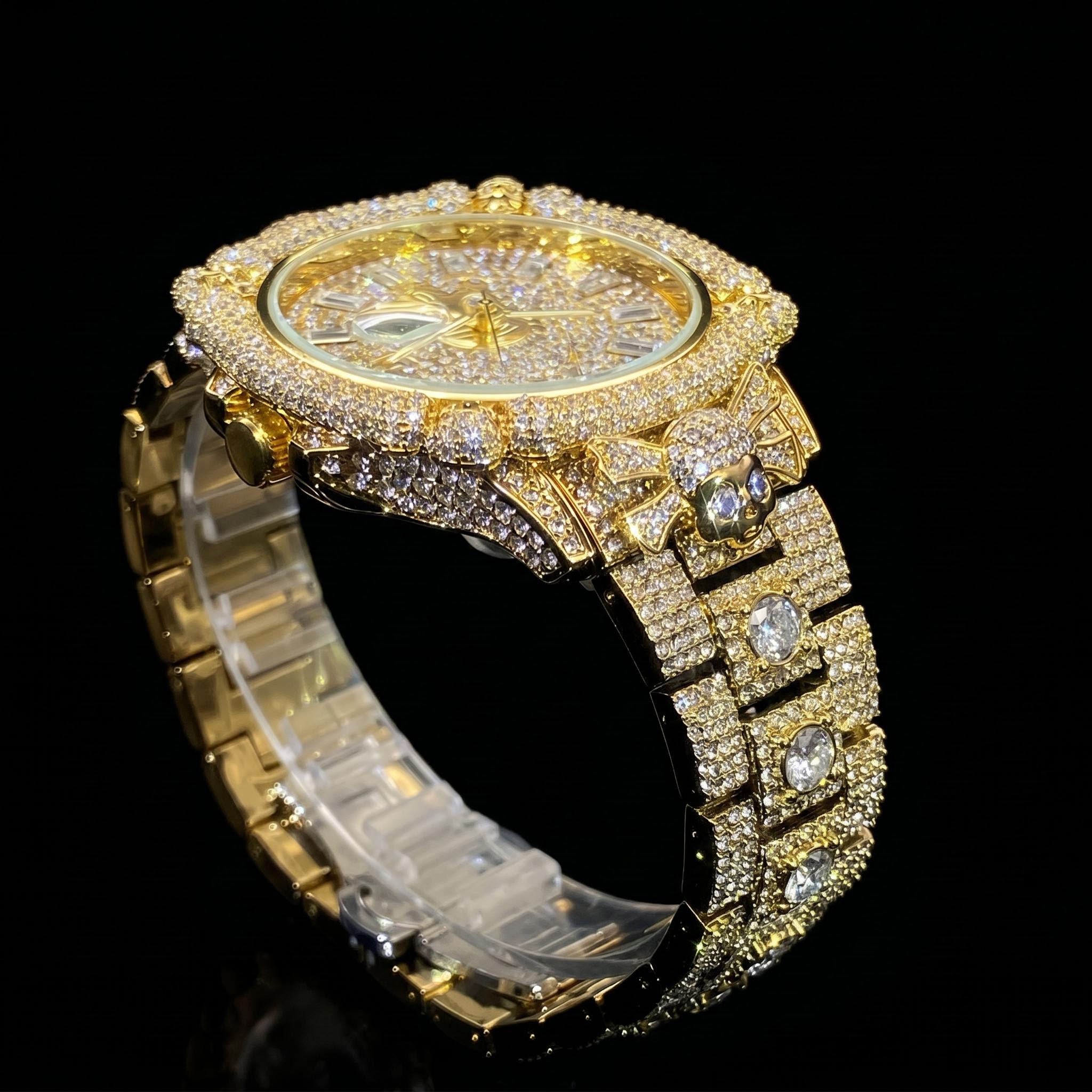Iced Out Skull Dail Men's Watch in Gold Iced Out Skull Dail Men's Watch in Gold