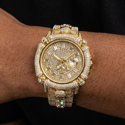 Iced Out Skull Dail Men's Watch in Gold