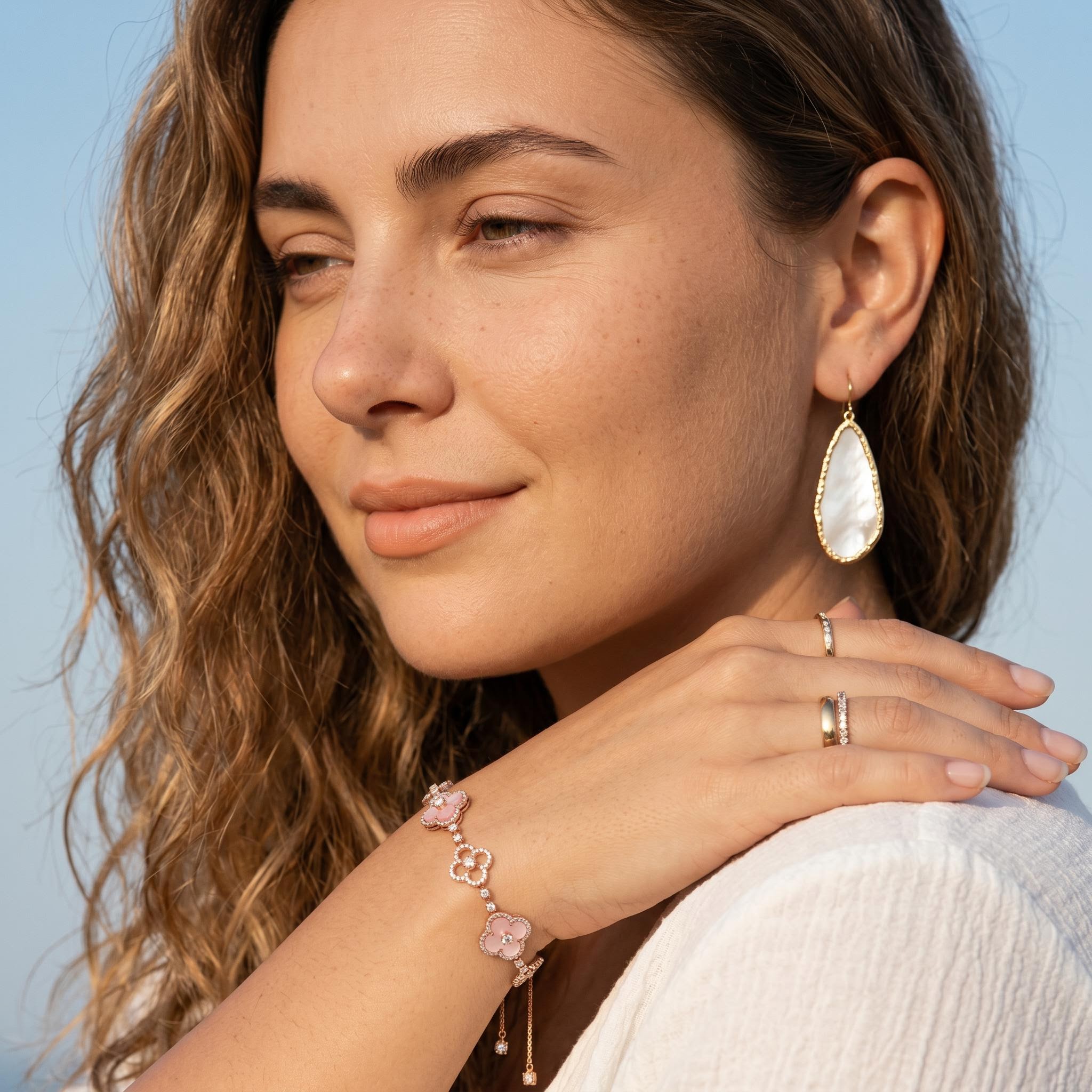 Adjustable Pink Clover Bracelet in 18K Rose Gold Adjustable Pink Clover Bracelet in 18K Rose Gold