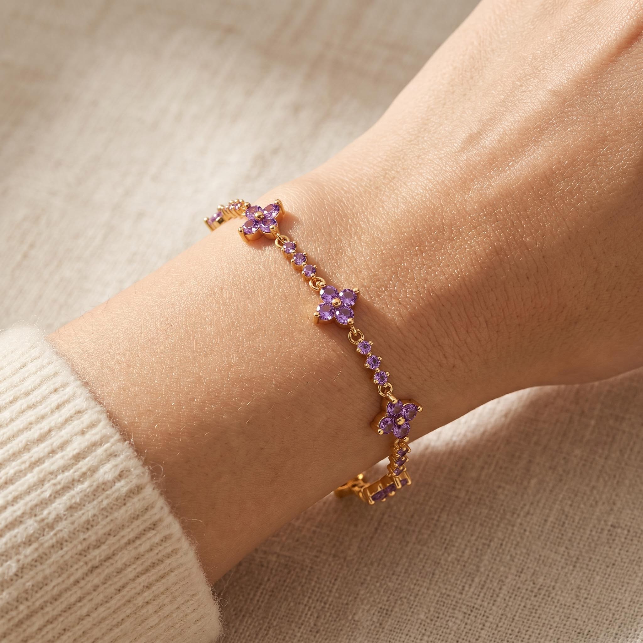 3.12 ct.tw. Four-leaf Clover Round Stone Tennis Bracelet 3.12 ct.tw. Four-leaf Clover Round Stone Tennis Bracelet