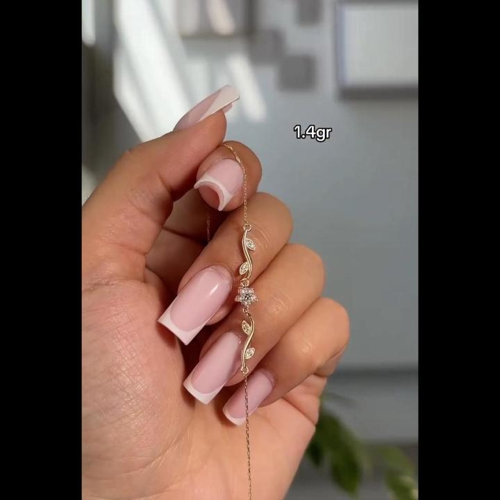 0.17 ct.tw. Dainty Floral Vine Chain Bracelet 0.17 ct.tw. Dainty Floral Vine Chain Bracelet