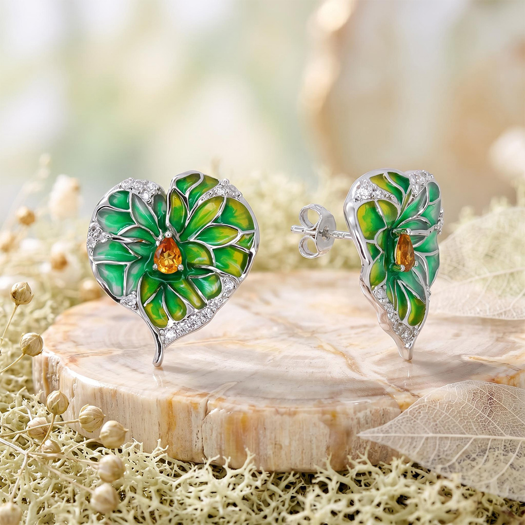 Helloice Enamel Nature Glaze Green Heart Stud Earrings Helloice Enamel Nature Glaze Green Heart Stud Earrings