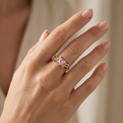 1.75 ct.tw. Nature-inspired Pink Heart Cut Twisted Vine Fashion Ring