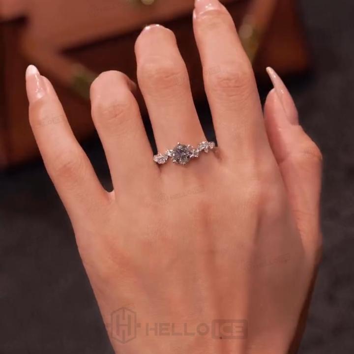 1.51 ct.tw. Round Cut Side Stone Engagement Ring