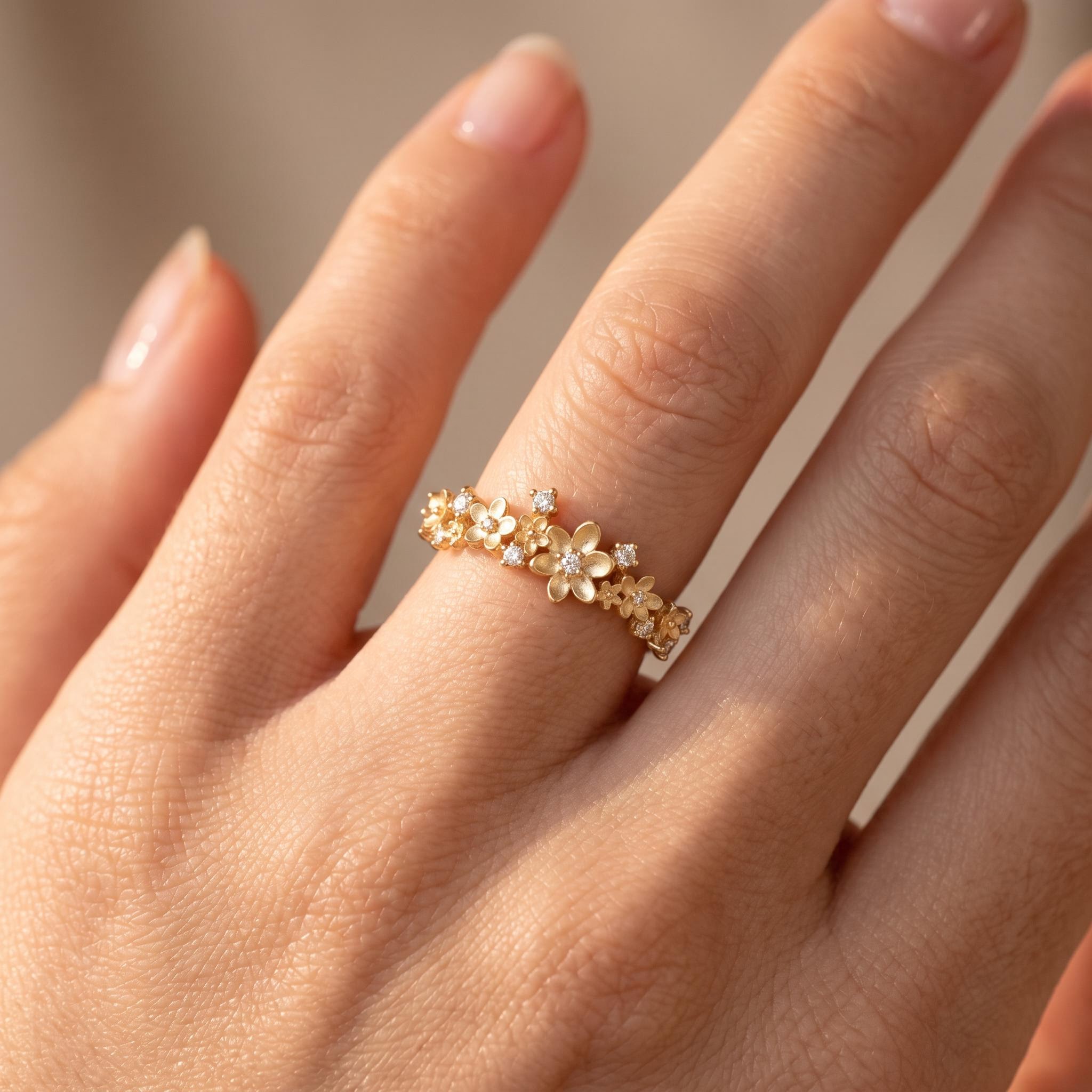 Nature-inspired Sandblasted Flower Cluster Women's Ring
